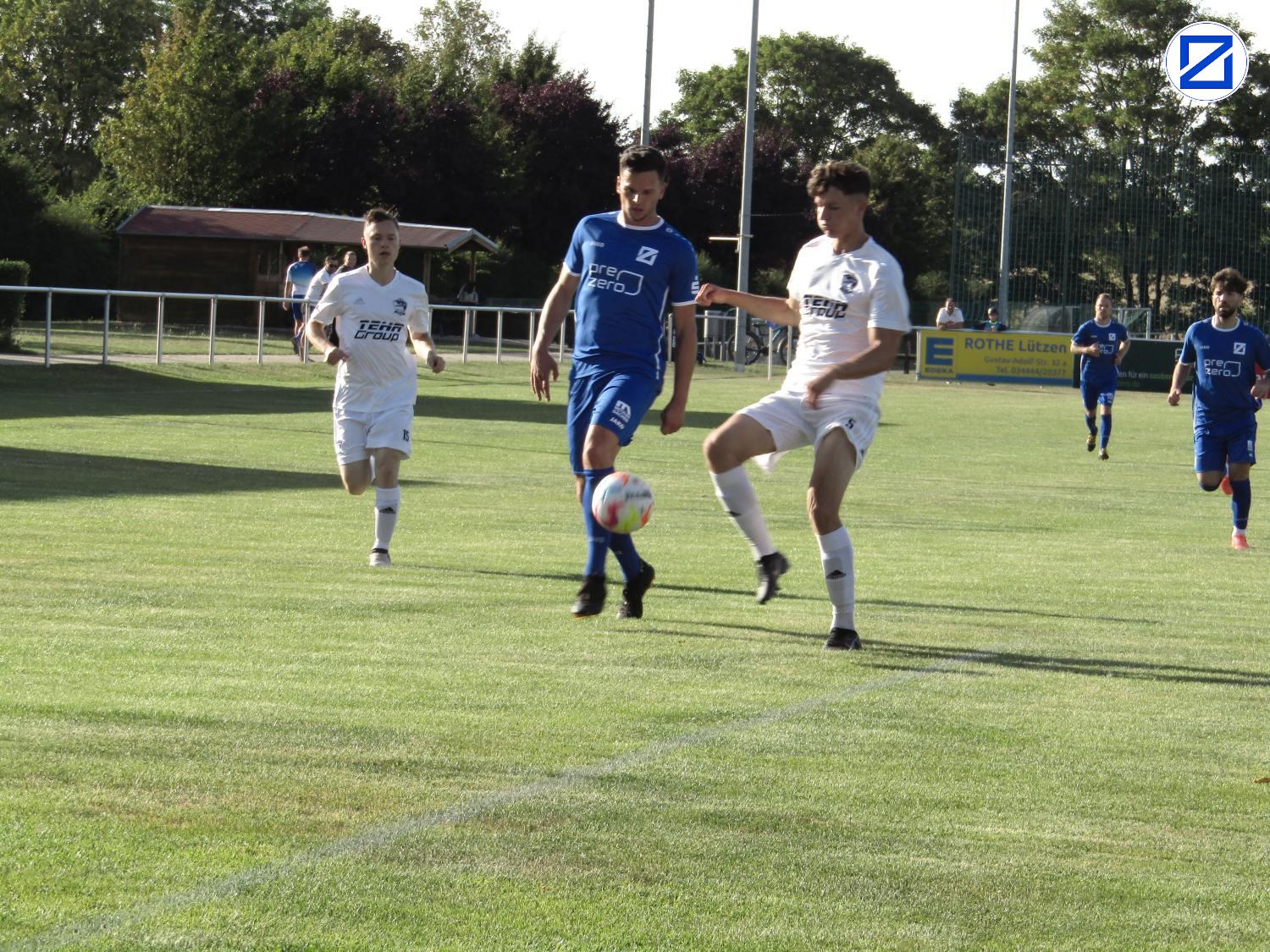 Bild: SV Blau-Weiß Zorbau - SV Blau-Weiß Farnstädt 7:0 (0:0) - Farnstaedt014