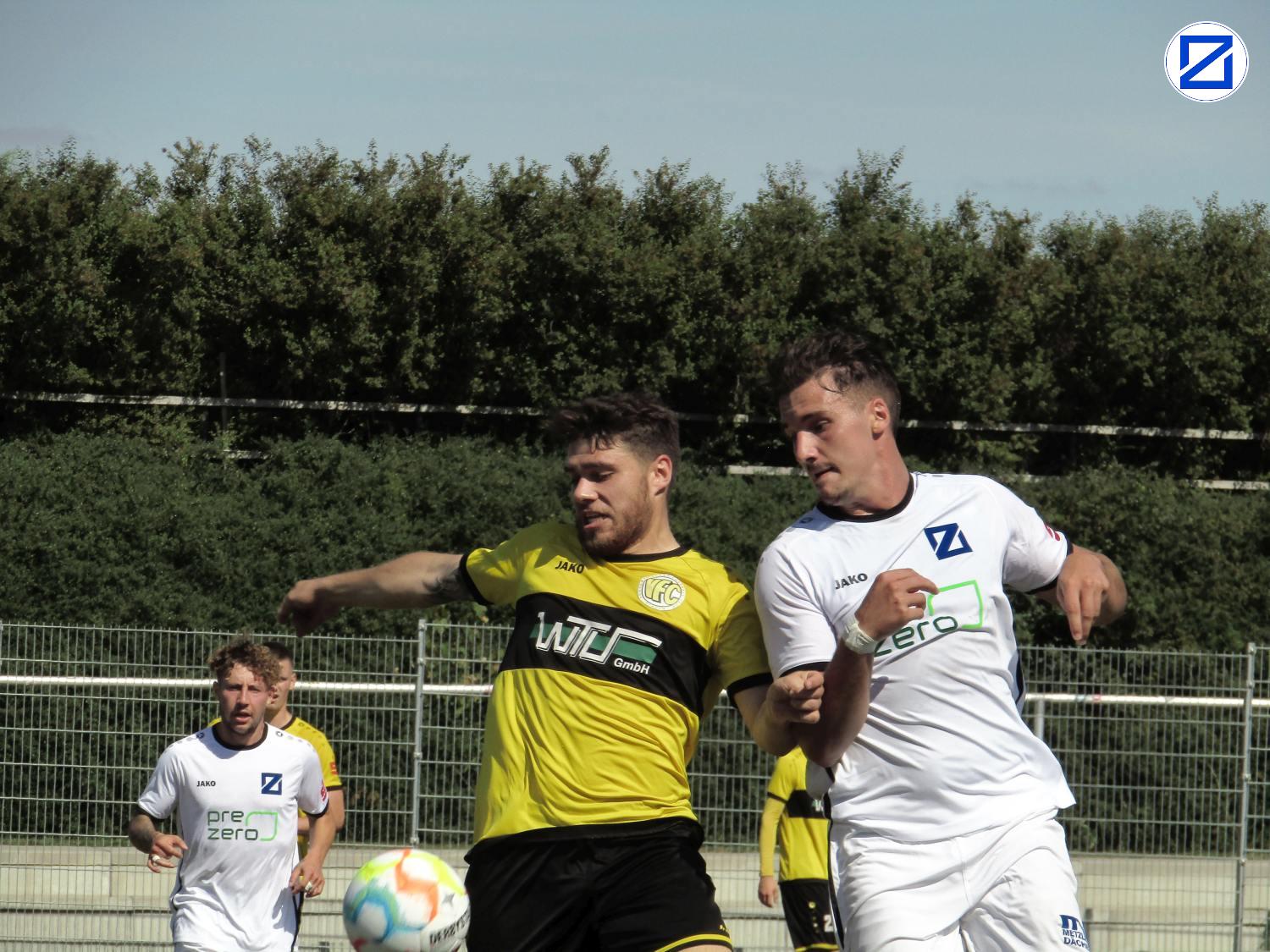 Bild: SV Blau-Weiß Zorbau - VFC Plauen 3:1 (1:1) - Vfc Plauen001