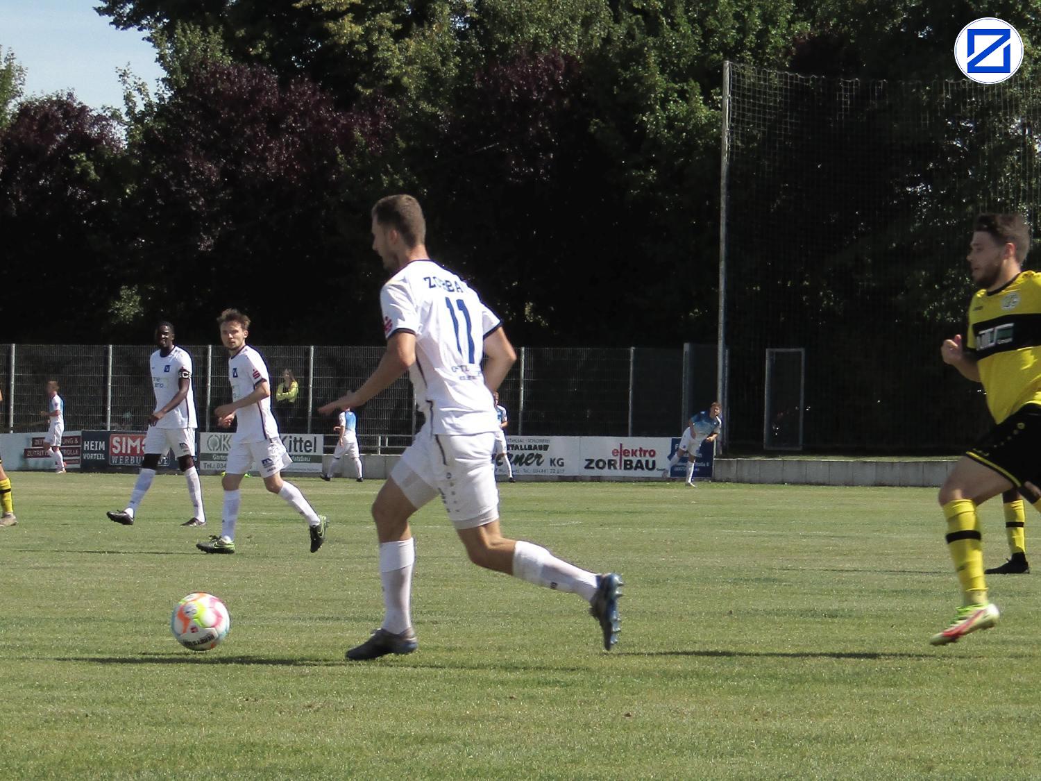 Bild: SV Blau-Weiß Zorbau - VFC Plauen 3:1 (1:1) - Vfc Plauen011