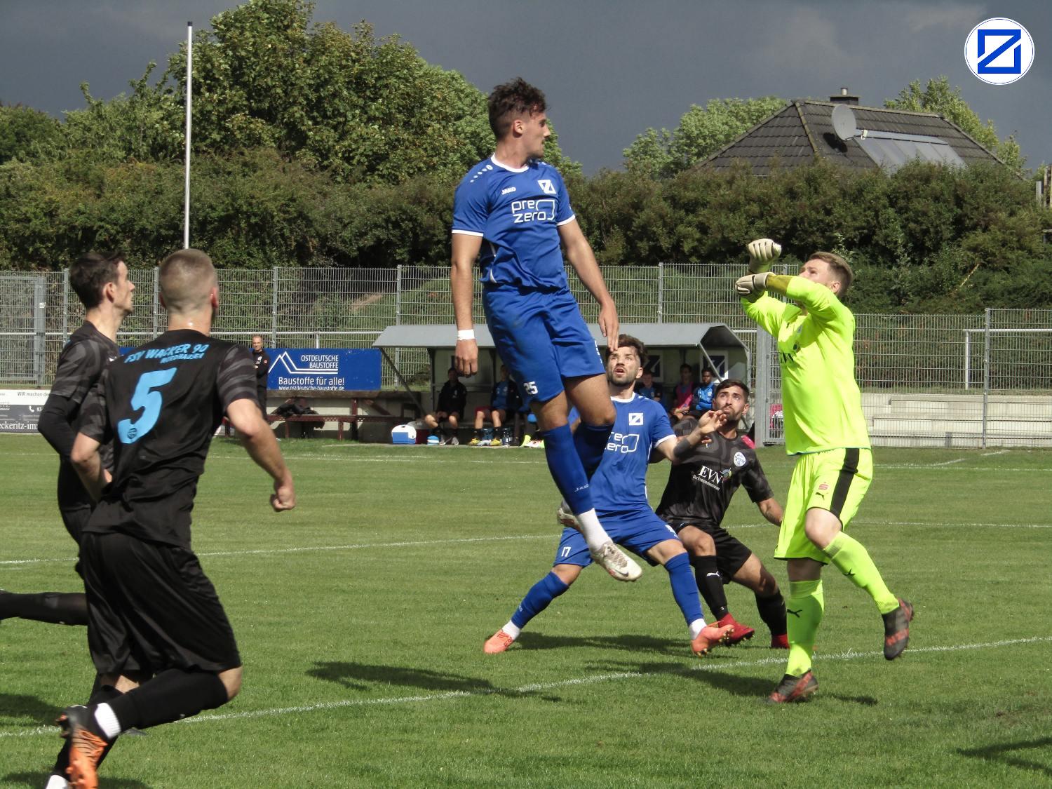 Bild: SV Blau-Weiß Zorbau - FSV Wacker 90 Nordhausen 3:0 (0:0) - Nordhausen016