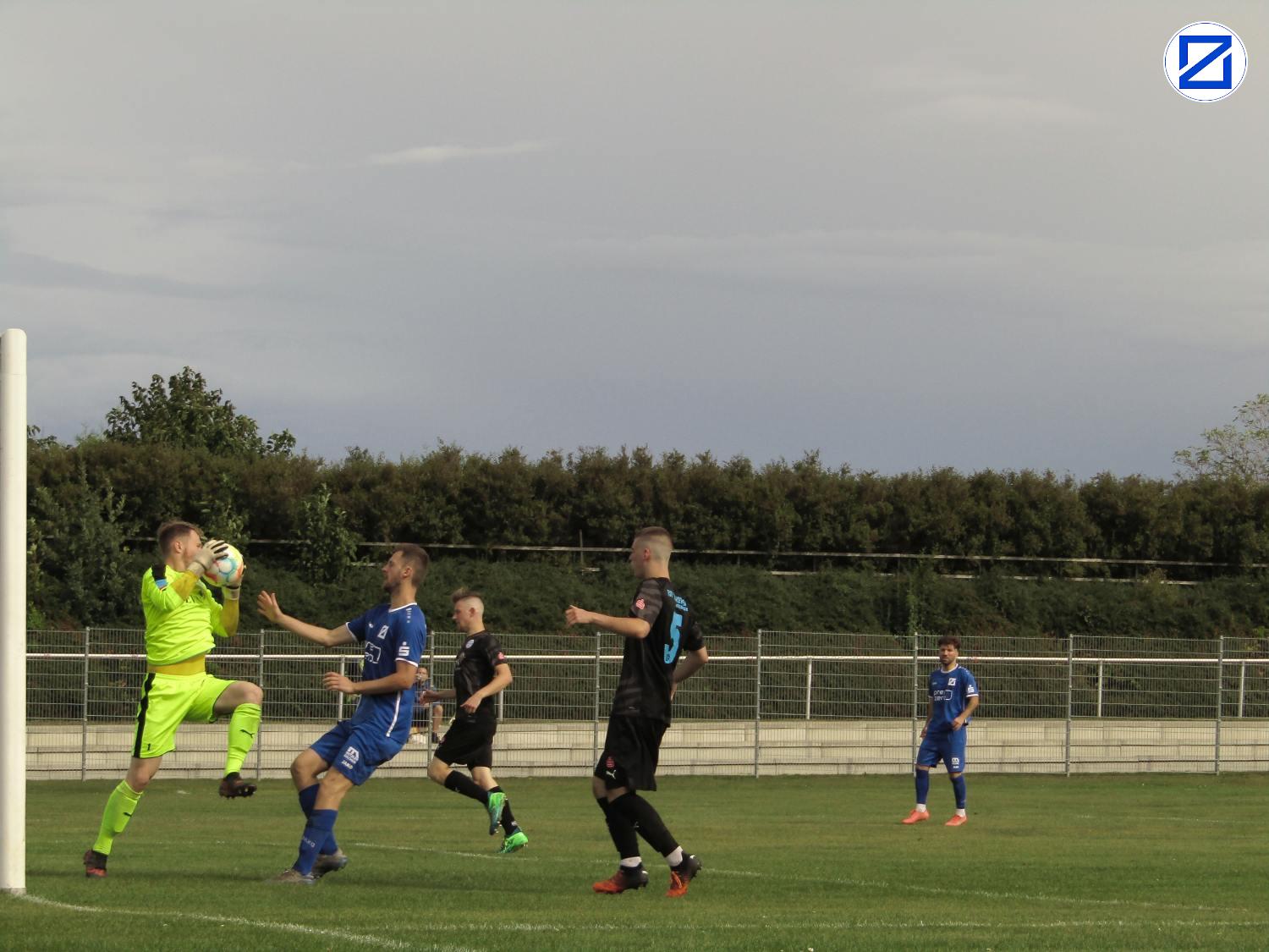 Bild: SV Blau-Weiß Zorbau - FSV Wacker 90 Nordhausen 3:0 (0:0) - Nordhausen038