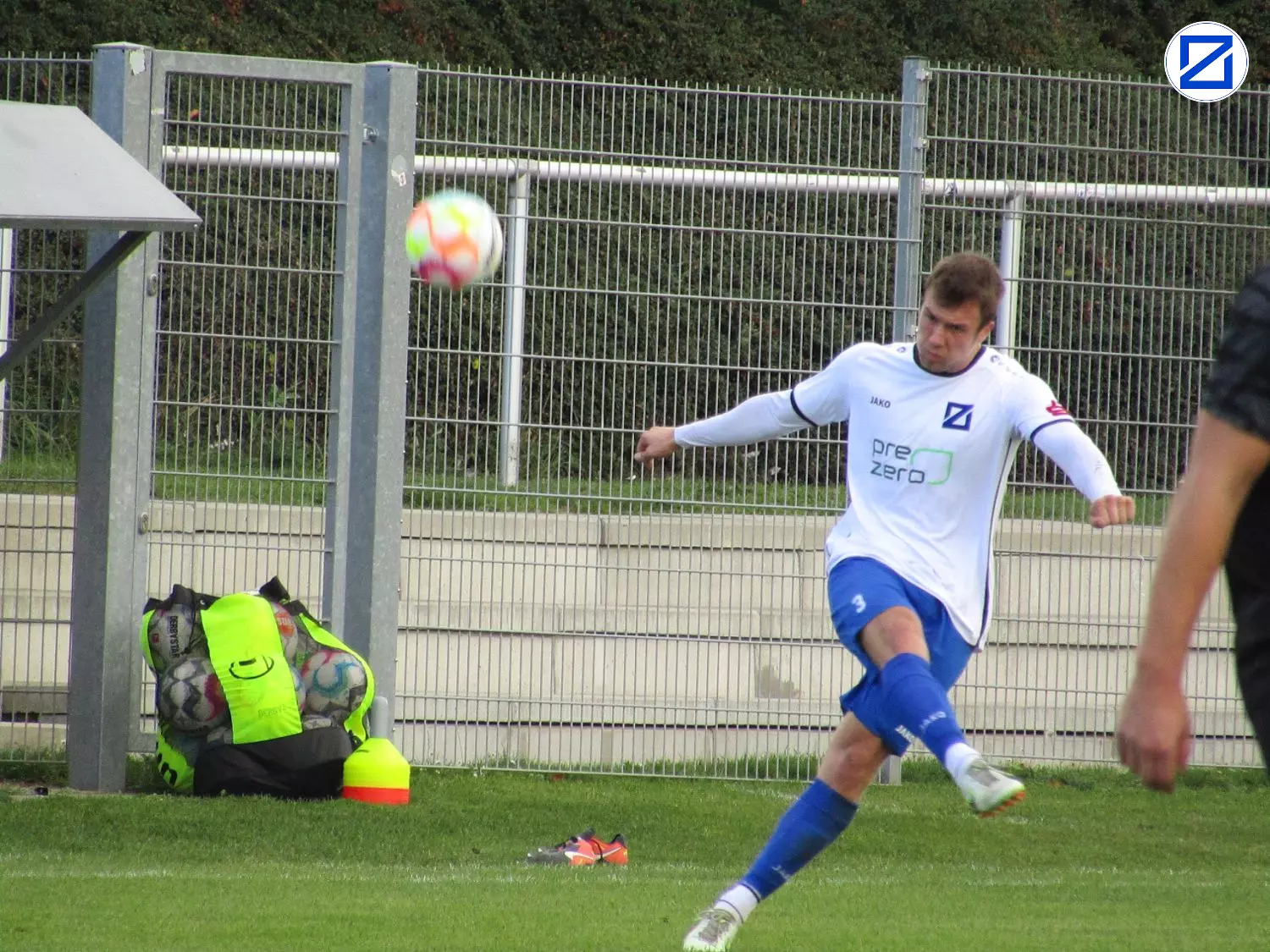 Bild: SV Blau-Weiß Zorbau - FC An der Fahner Höhe 1:6 (1:3) - Zorbau_gegen_fahner_hoehe_1_036