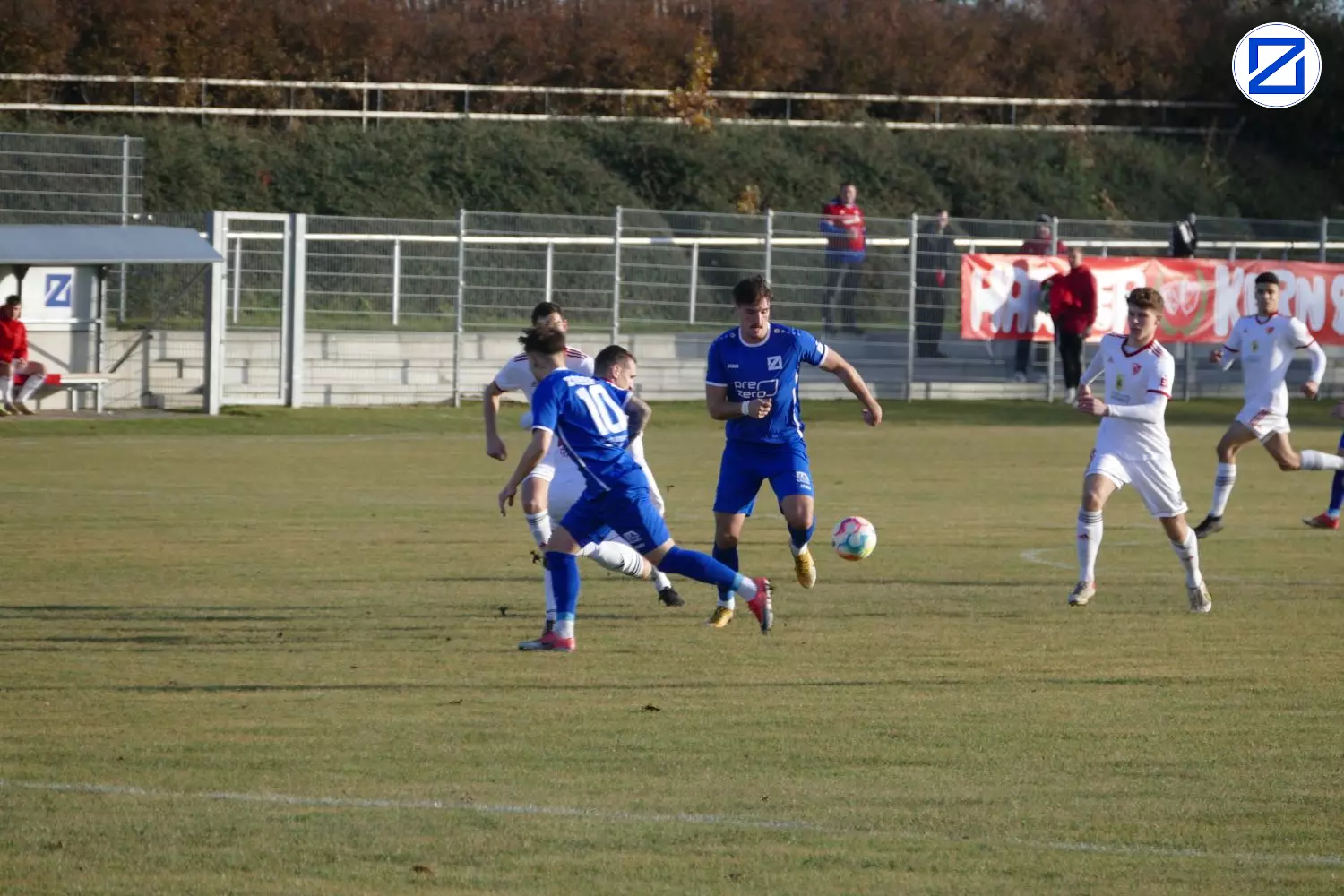 Bild: SV Blau-Weiß Zorbau - Ludwigsfelder FC 3:1 (2:1) - Zorbau Ludwigfelde003