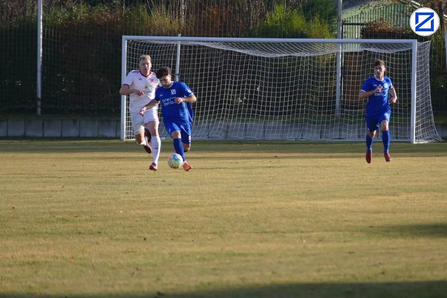 Bild: SV Blau-Weiß Zorbau - Ludwigsfelder FC 3:1 (2:1) - Zorbau Ludwigfelde007