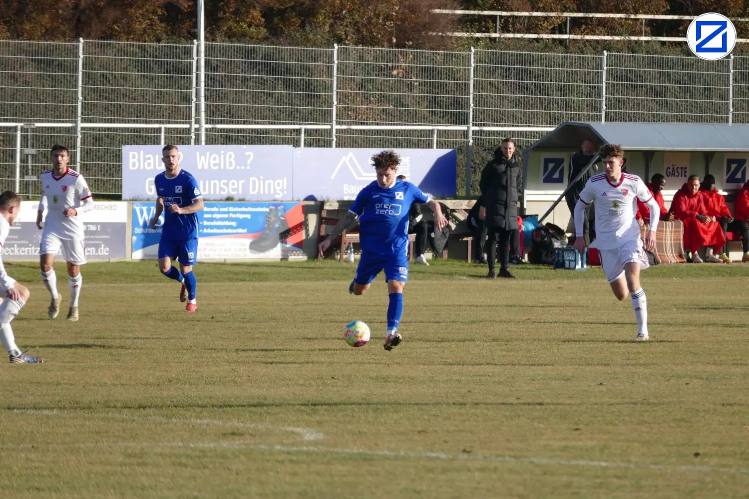 Bild: SV Blau-Weiß Zorbau - Ludwigsfelder FC 3:1 (2:1) - Zorbau Ludwigfelde009