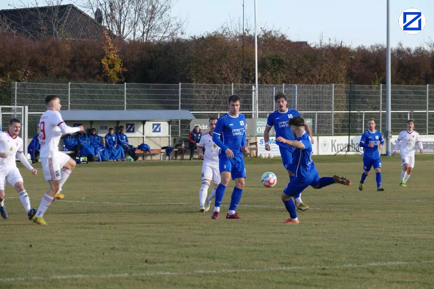Bild: SV Blau-Weiß Zorbau - Ludwigsfelder FC 3:1 (2:1) - Zorbau Ludwigfelde016