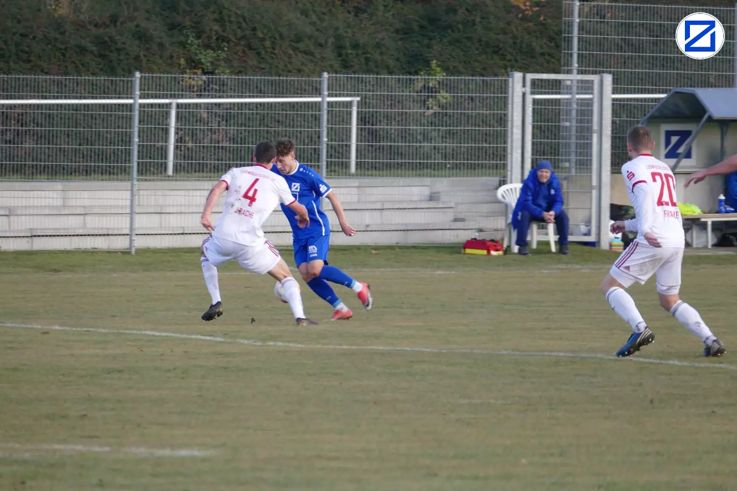 Bild: SV Blau-Weiß Zorbau - Ludwigsfelder FC 3:1 (2:1) - Zorbau Ludwigfelde022