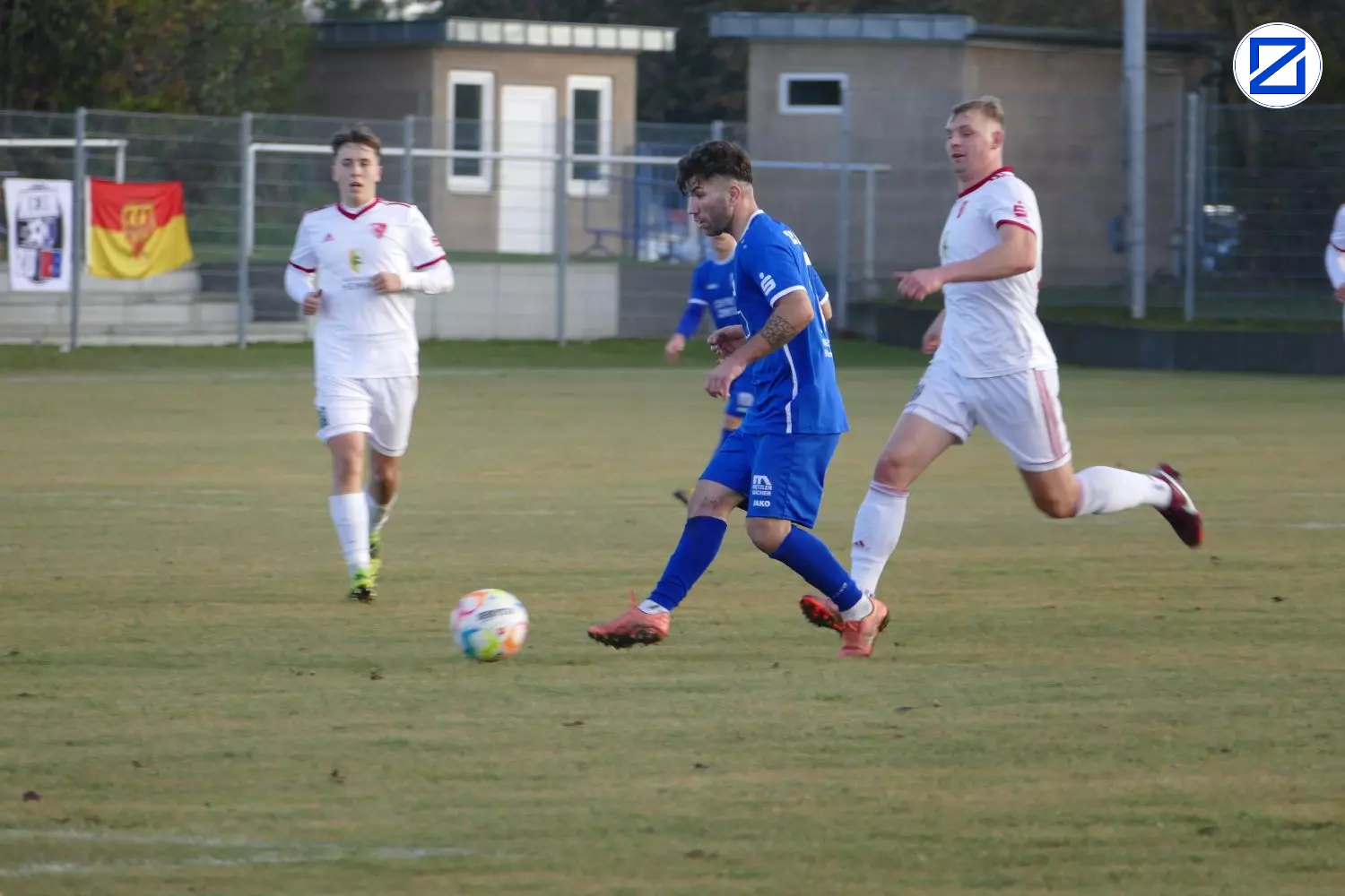 Bild: SV Blau-Weiß Zorbau - Ludwigsfelder FC 3:1 (2:1) - Zorbau Ludwigfelde031