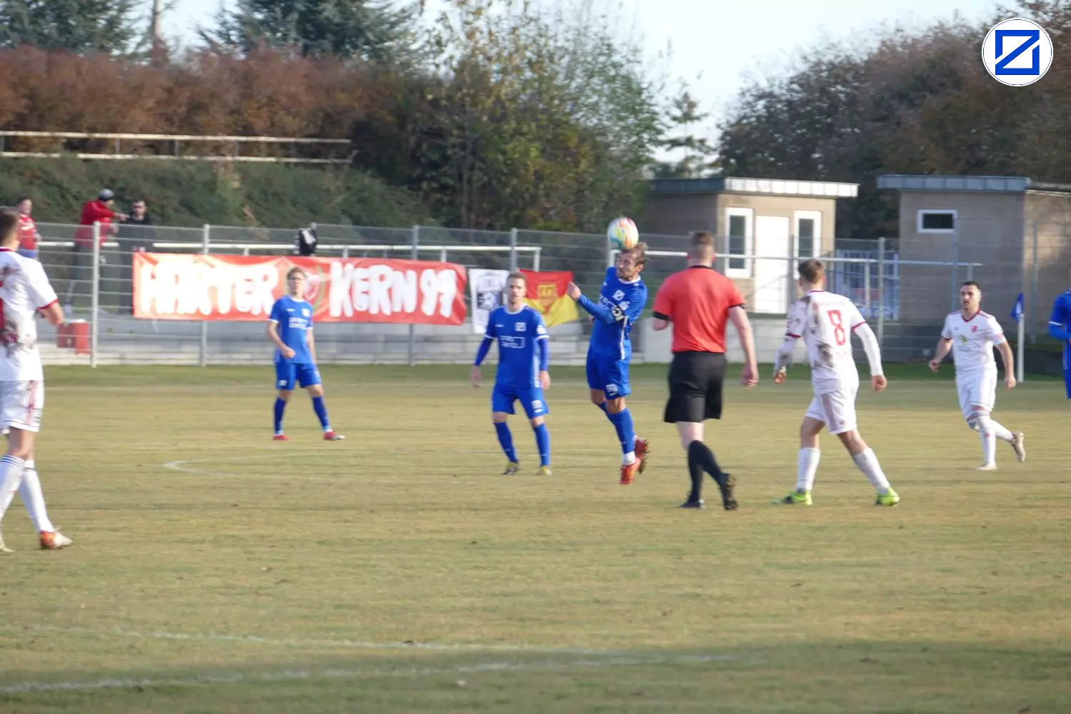 Bild: SV Blau-Weiß Zorbau - Ludwigsfelder FC 3:1 (2:1) - Zorbau Ludwigfelde036