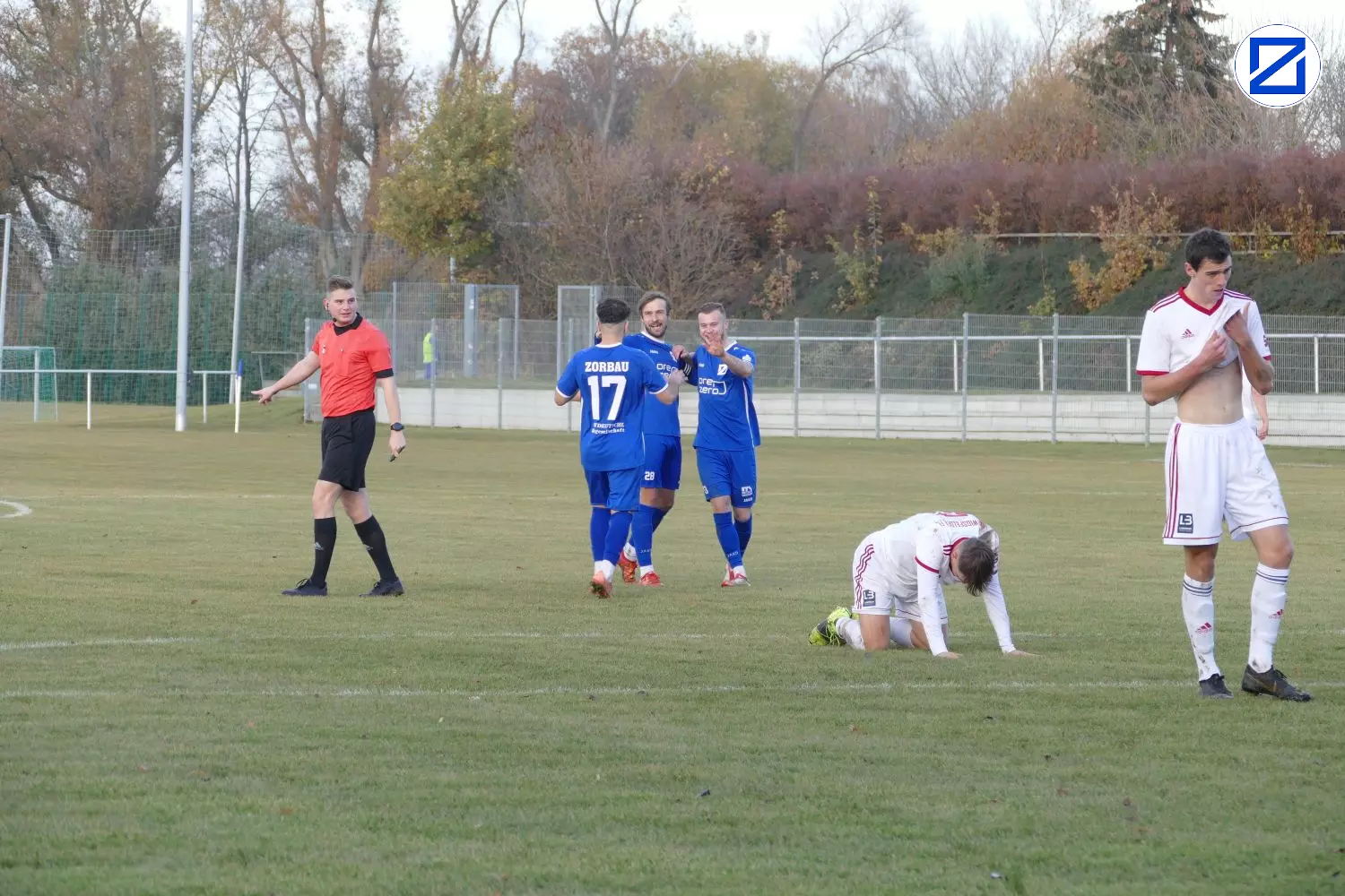 Bild: SV Blau-Weiß Zorbau - Ludwigsfelder FC 3:1 (2:1) - Zorbau Ludwigfelde038