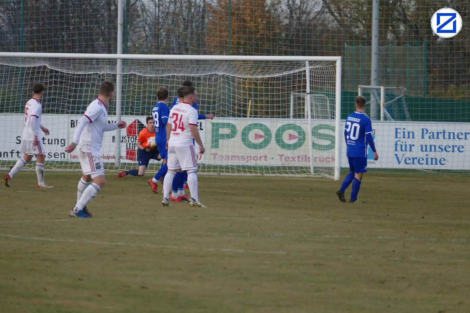 Bild: SV Blau-Weiß Zorbau - Ludwigsfelder FC 3:1 (2:1) - Zorbau Ludwigfelde044