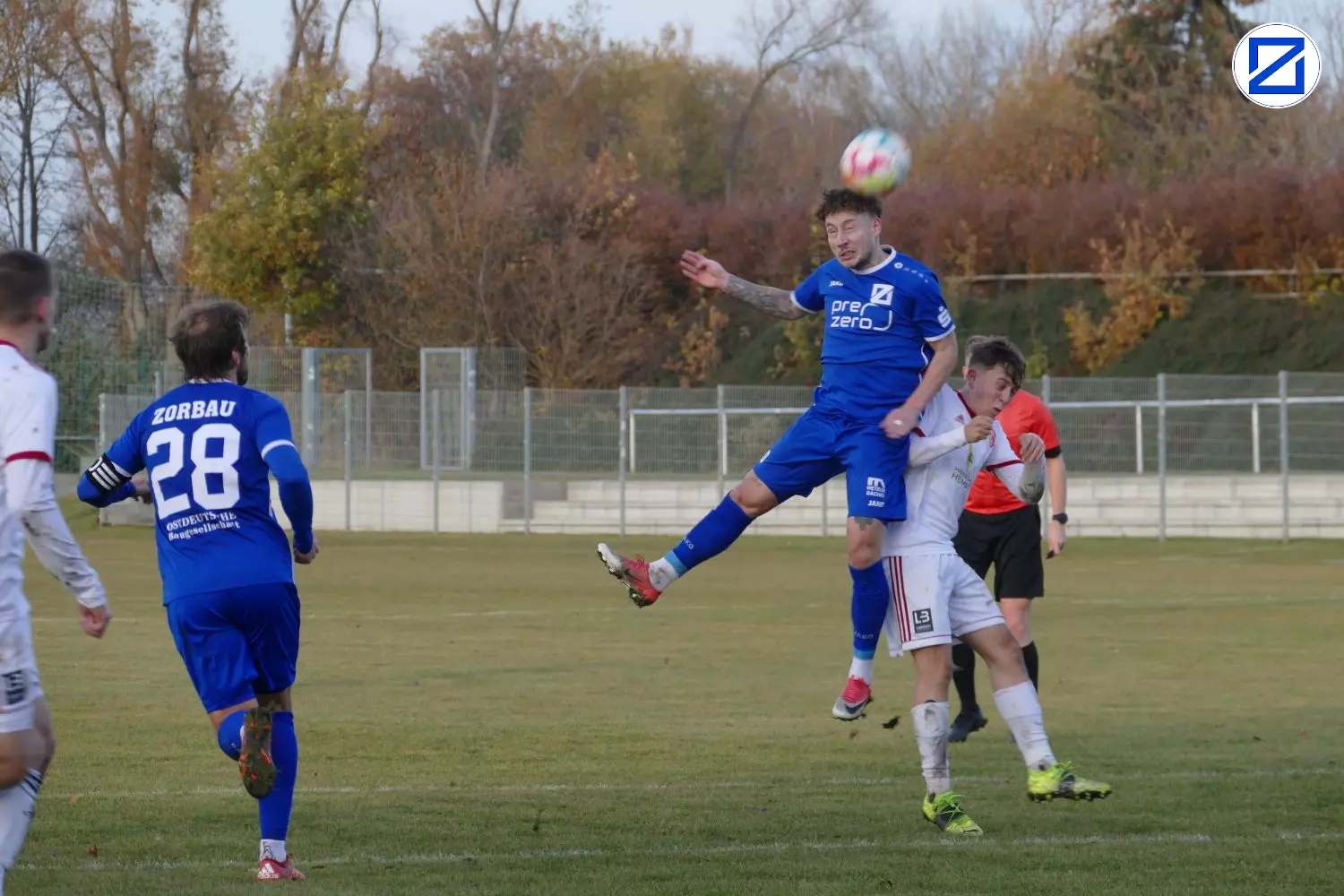 Bild: SV Blau-Weiß Zorbau - Ludwigsfelder FC 3:1 (2:1) - Zorbau Ludwigfelde048