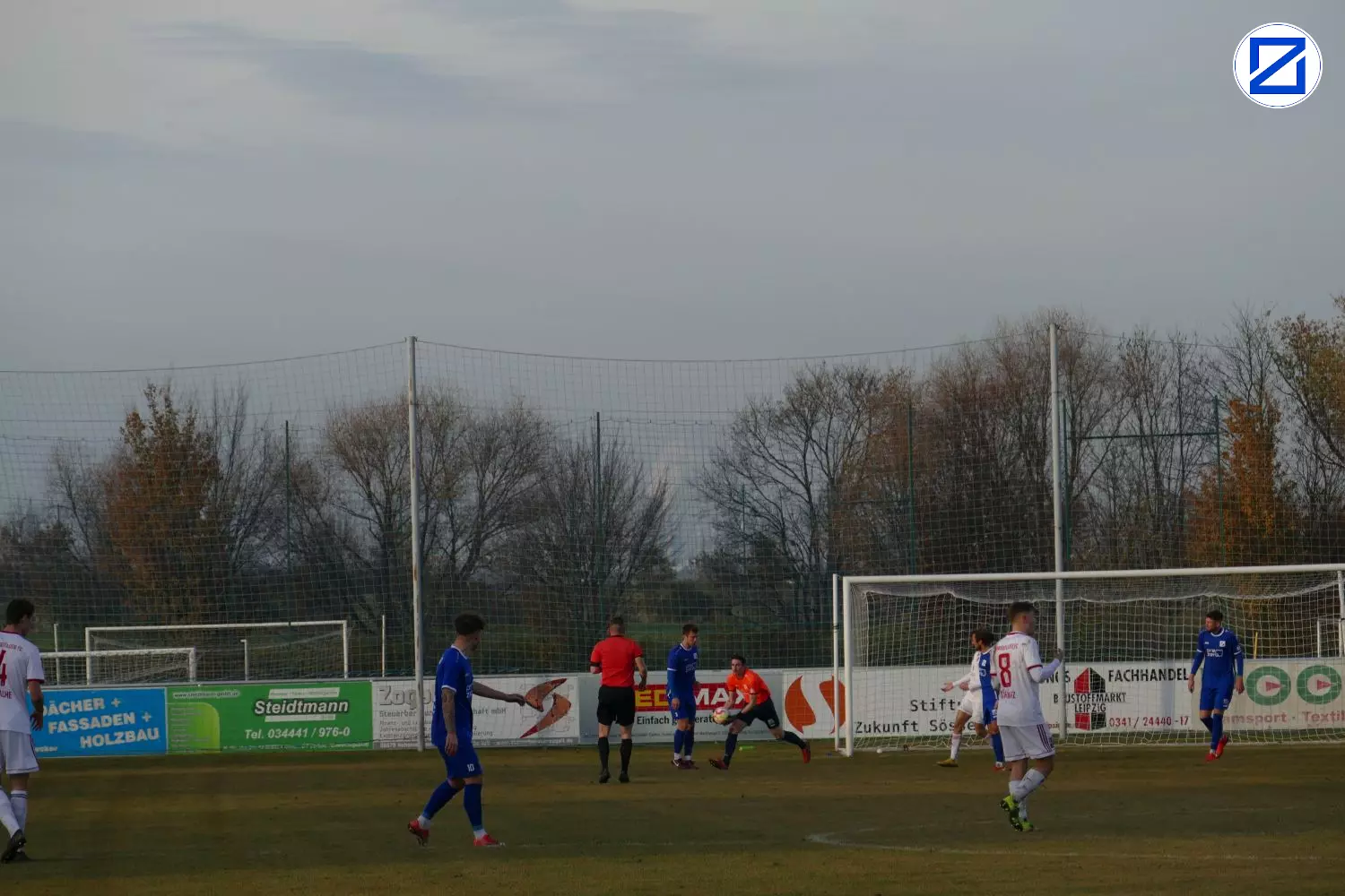 Bild: SV Blau-Weiß Zorbau - Ludwigsfelder FC 3:1 (2:1) - Zorbau Ludwigfelde057