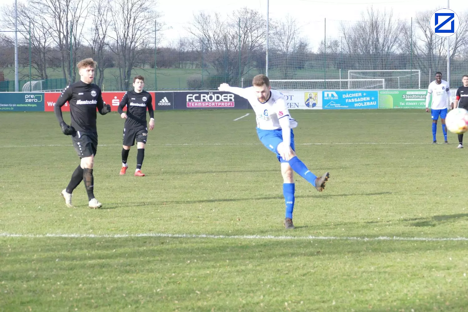 Bild: SV Blau-Weiß Zorbau – FSV Budissa Bautzen 1:2 (1:1) - Zorbau Bautzen043