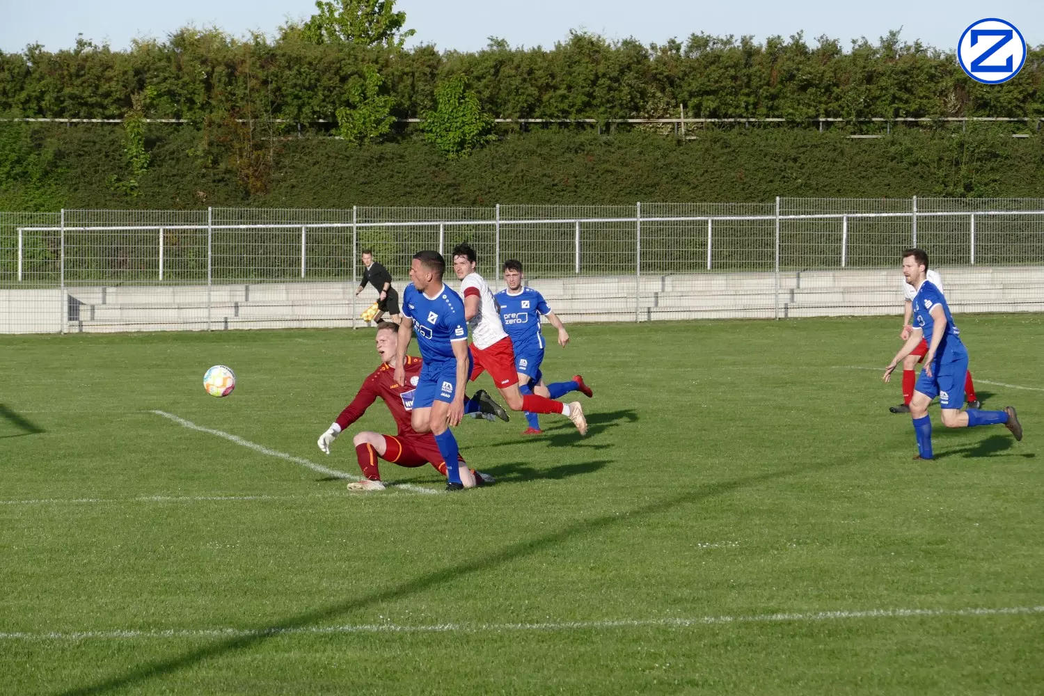 Bild: SV Blau-Weiß Zorbau - VfL Halle 1896 0:1 (0:0) - Zorbau Vfl Halle037