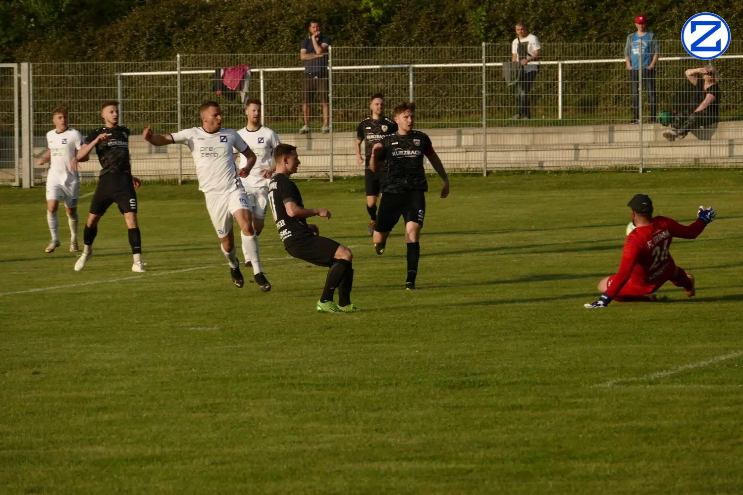Bild: SV Blau-Weiß Zorbau - FC Grimma 2:4 (0:1) - Zorbau Grimma025