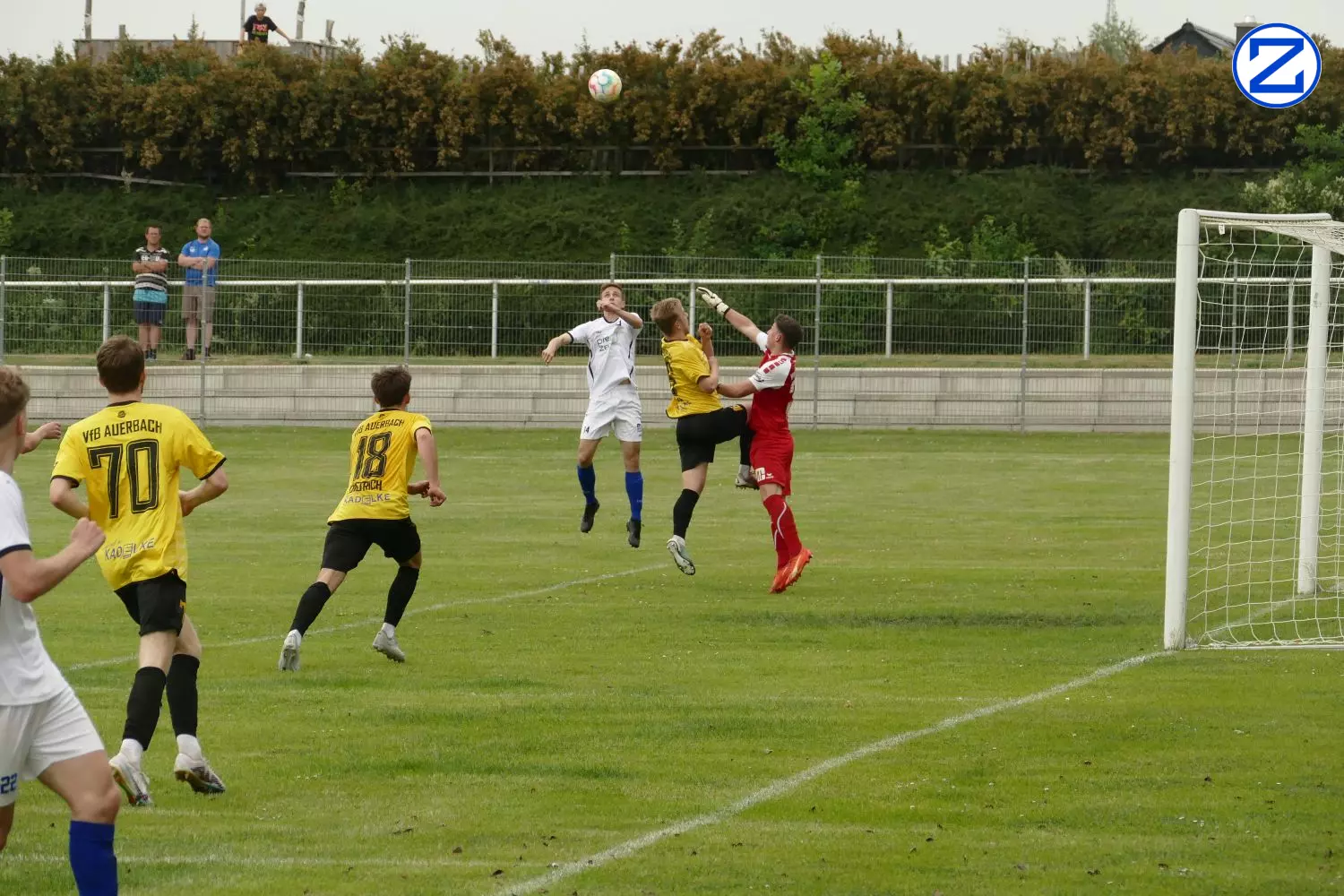 Bild: SV Blau-Weiß Zorbau - VfB Auerbach 1906 2:4 (1:3) - Auerbach010
