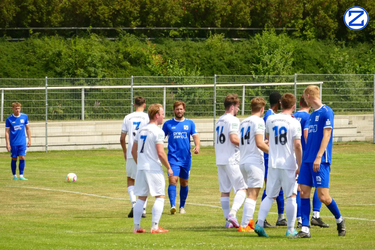 Bild: SV Blau-Weiß Zorbau - TSV Gera-Westvororte 4:1 (0:0) - Zorbau Gera Westvororte 1025