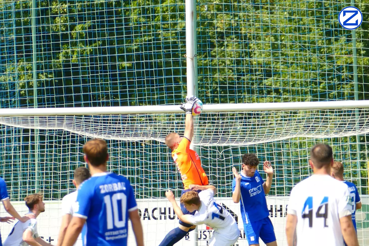 Bild: SV Blau-Weiß Zorbau - TSV Gera-Westvororte 4:1 (0:0) - Zorbau Gera Westvororte 2001