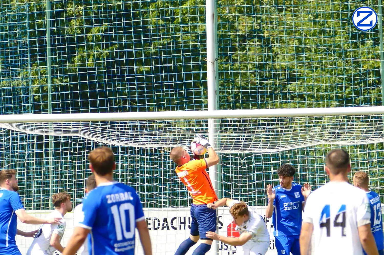 Bild: SV Blau-Weiß Zorbau - TSV Gera-Westvororte 4:1 (0:0) - Zorbau Gera Westvororte 2002