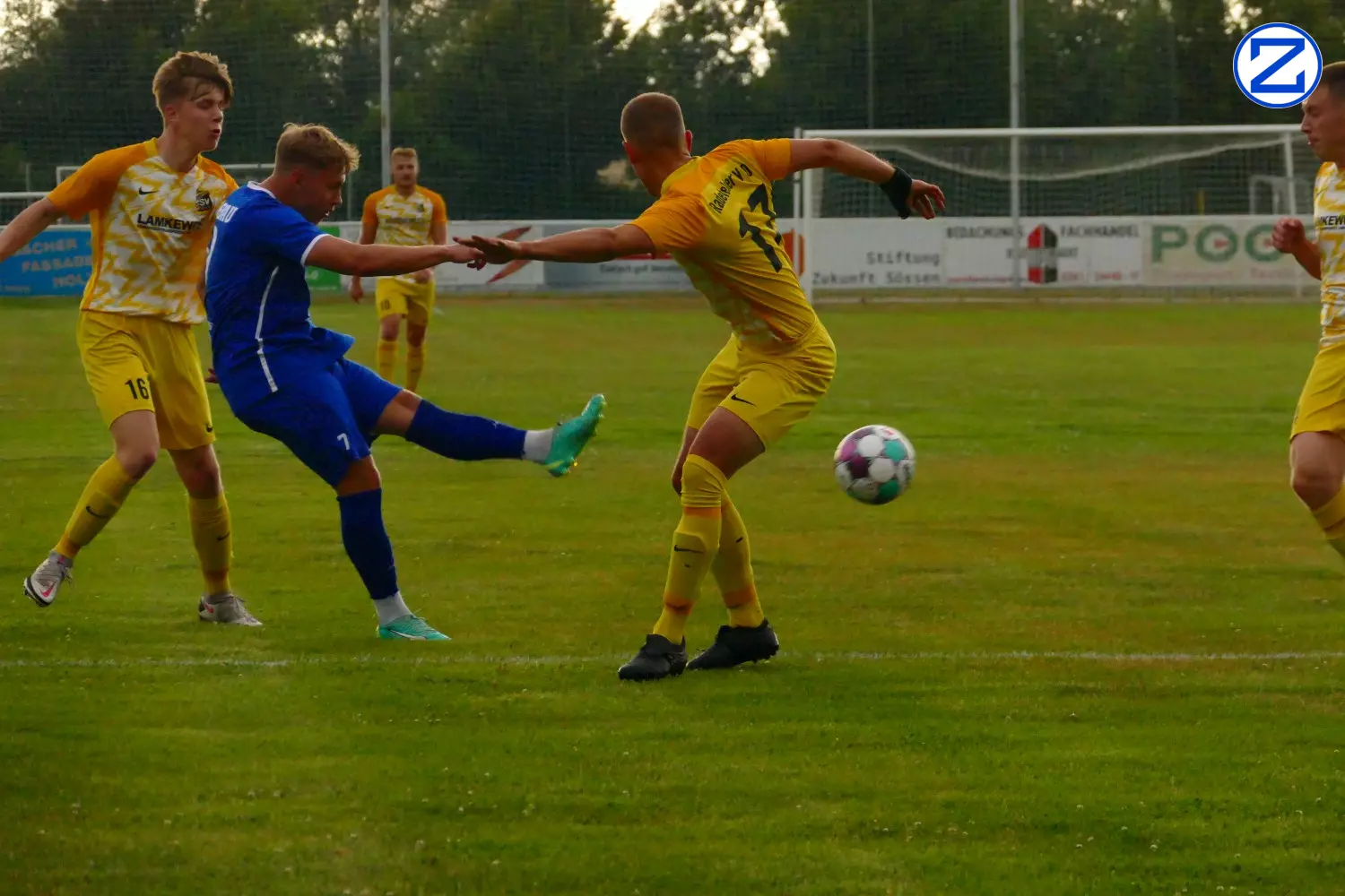 Bild: SV Blau-Weiß Zorbau - Radefelder SV 90 6:3 (3:2) - Radefeld1033