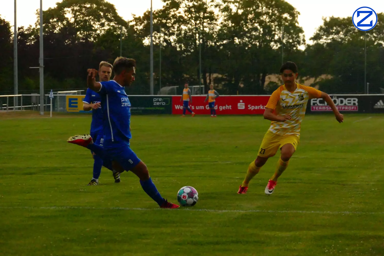 Bild: SV Blau-Weiß Zorbau - Radefelder SV 90 6:3 (3:2) - Radefeld1047