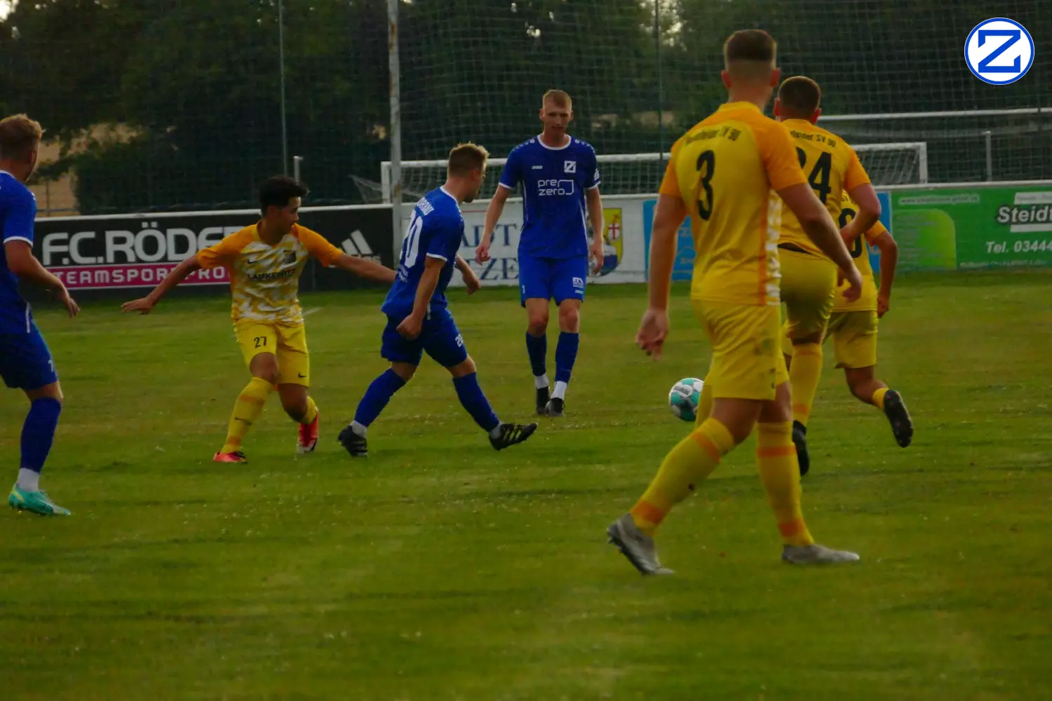 Bild: SV Blau-Weiß Zorbau - Radefelder SV 90 6:3 (3:2) - Radefeld1048