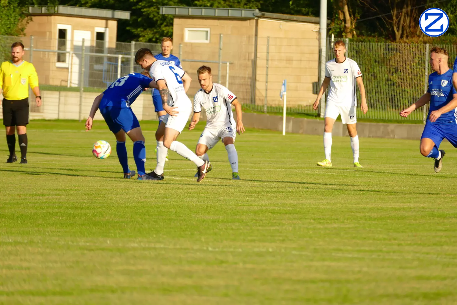 Bild: SV Blau-Weiß Zorbau - SV Blau-Weiß Dölau 3:1 (1:0) - Doelau1019