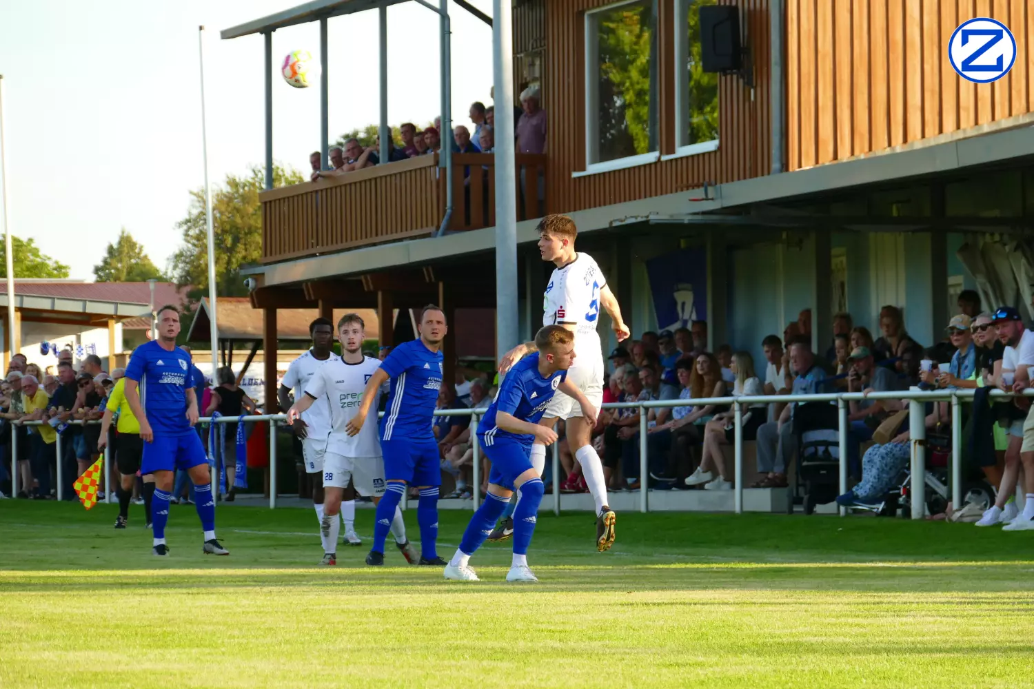 Bild: SV Blau-Weiß Zorbau - SV Blau-Weiß Dölau 3:1 (1:0) - Doelau1026