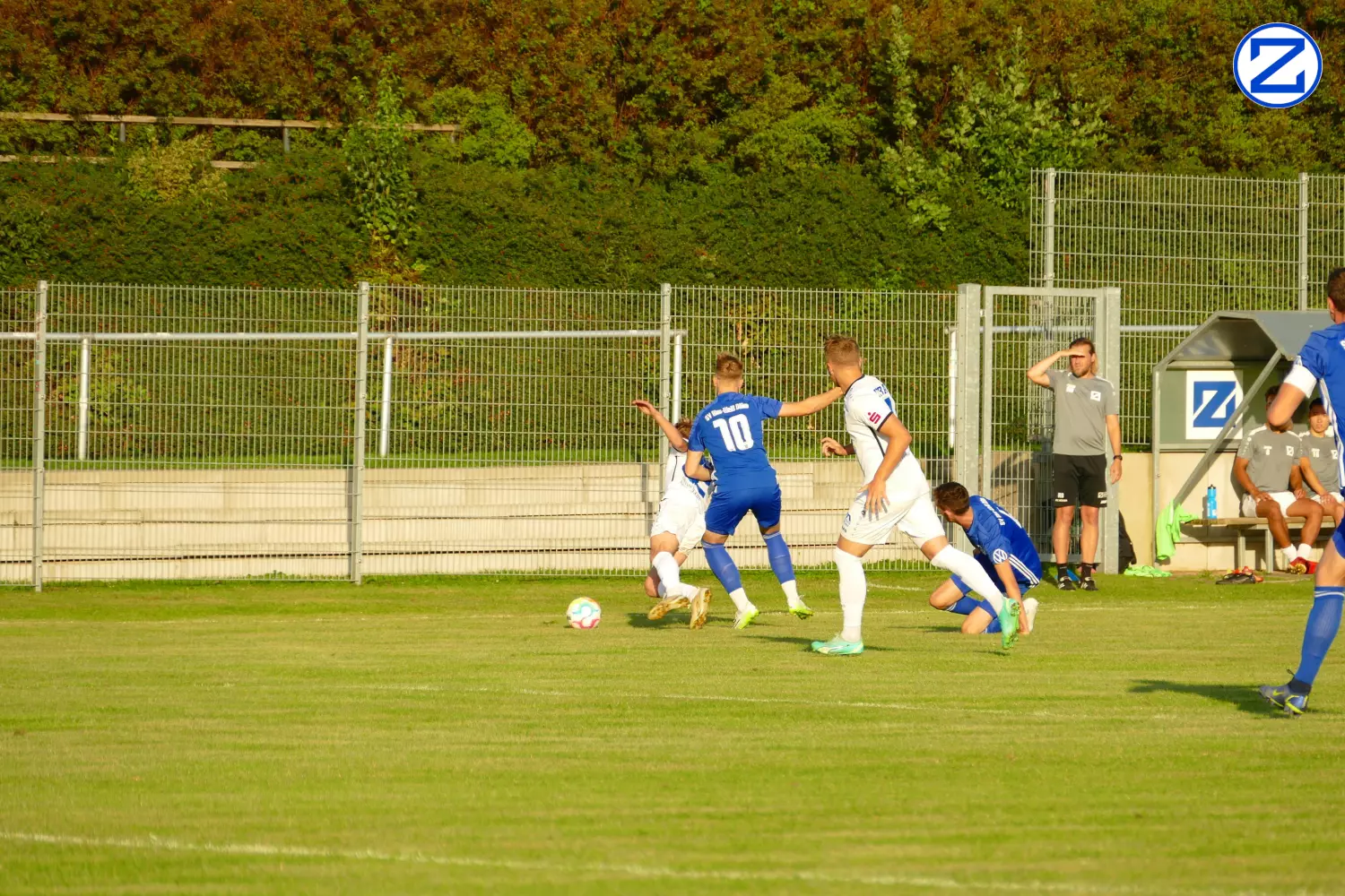 Bild: SV Blau-Weiß Zorbau - SV Blau-Weiß Dölau 3:1 (1:0) - Doelau1031