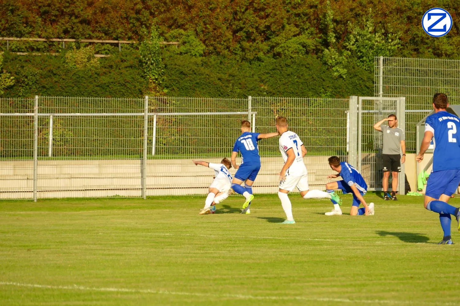 Bild: SV Blau-Weiß Zorbau - SV Blau-Weiß Dölau 3:1 (1:0) - Doelau1032