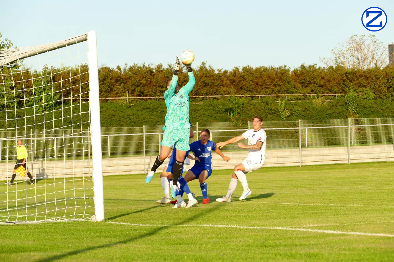 Bild: SV Blau-Weiß Zorbau - SV Blau-Weiß Dölau 3:1 (1:0) - Doelau1037