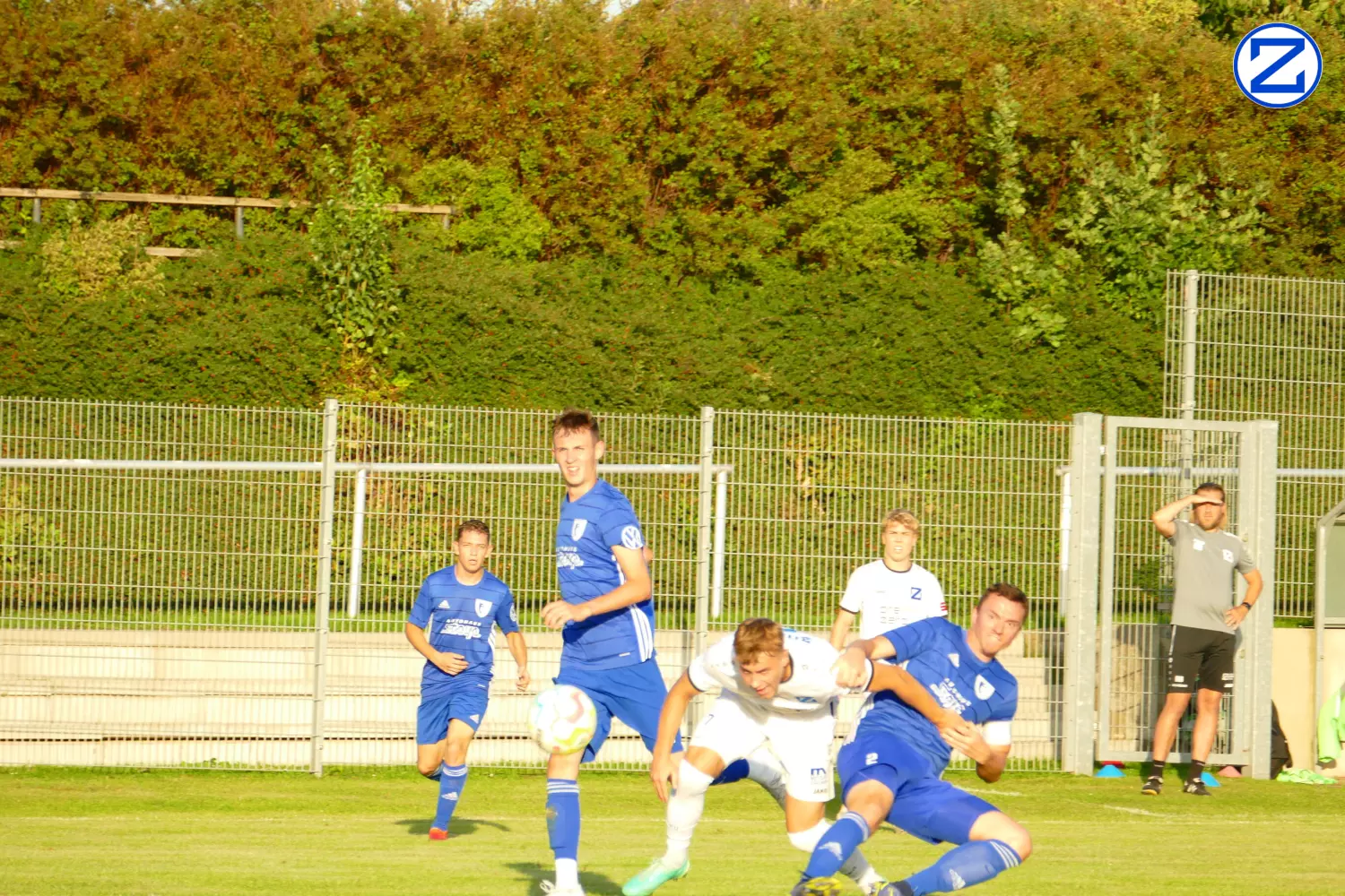 Bild: SV Blau-Weiß Zorbau - SV Blau-Weiß Dölau 3:1 (1:0) - Doelau2002