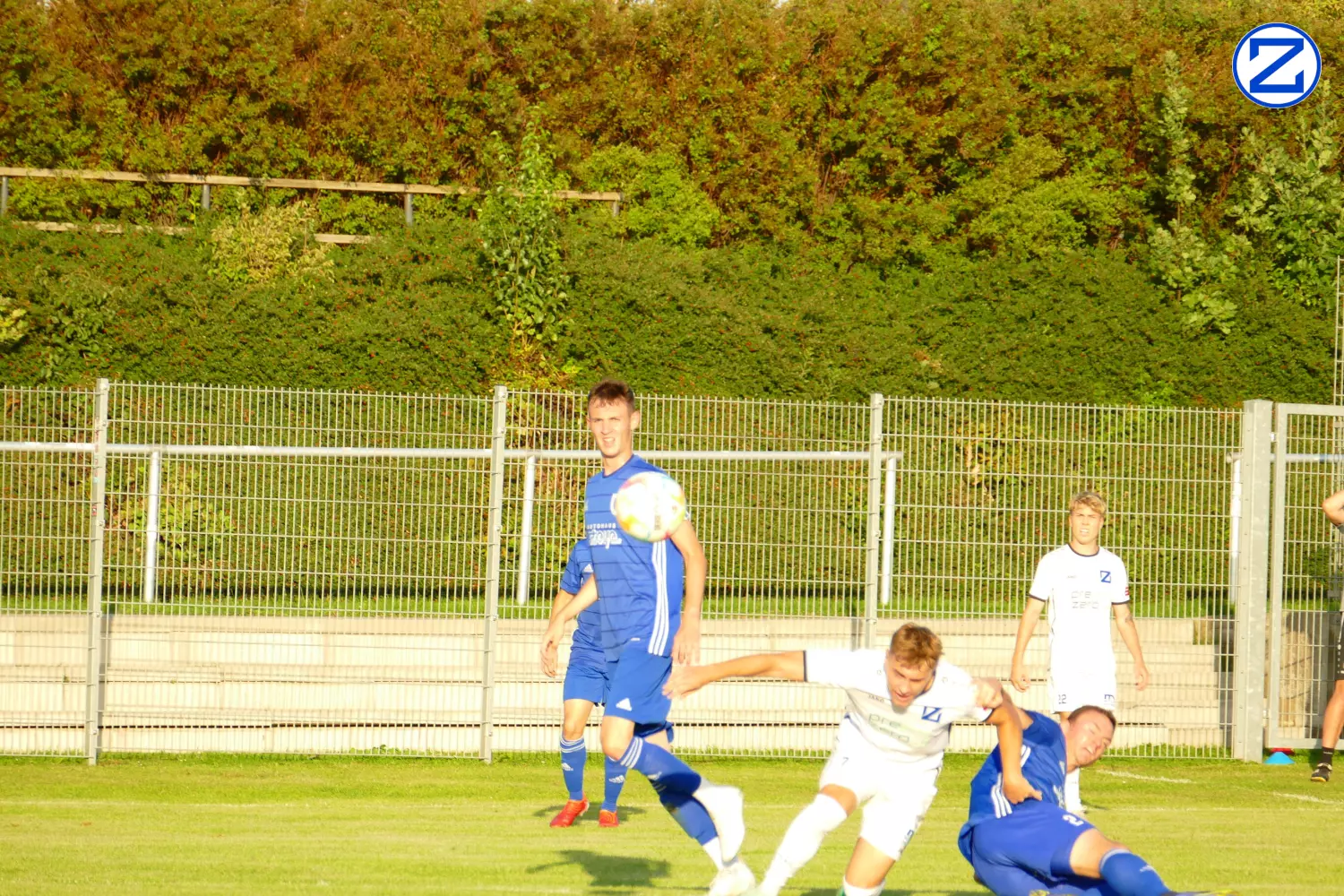Bild: SV Blau-Weiß Zorbau - SV Blau-Weiß Dölau 3:1 (1:0) - Doelau2003
