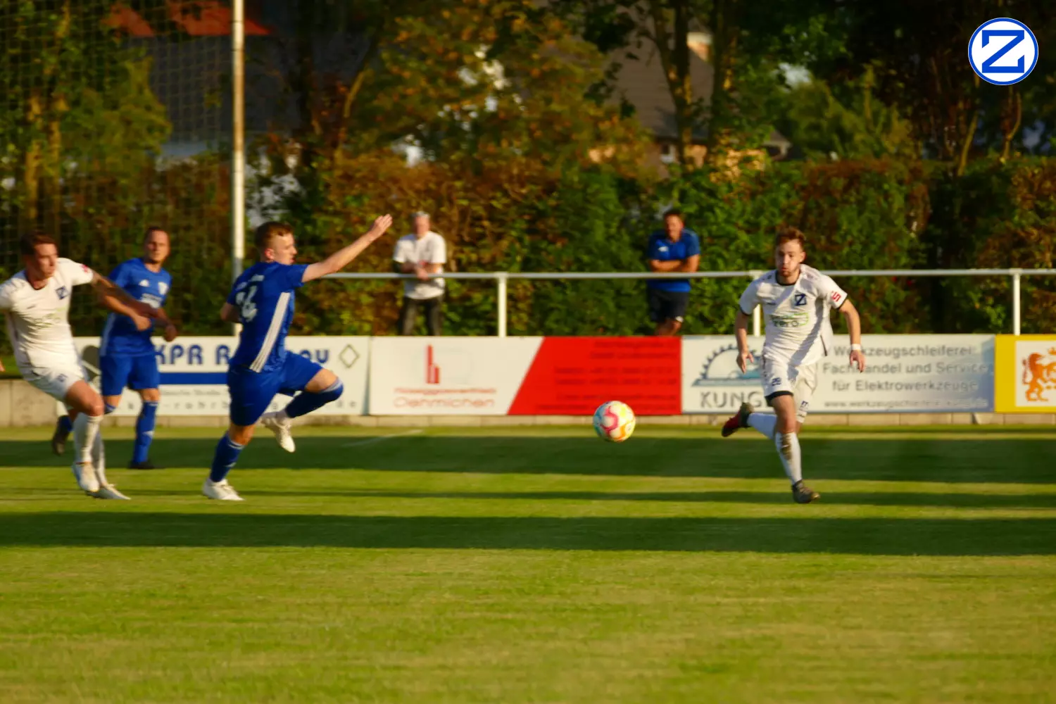 Bild: SV Blau-Weiß Zorbau - SV Blau-Weiß Dölau 3:1 (1:0) - Doelau2004