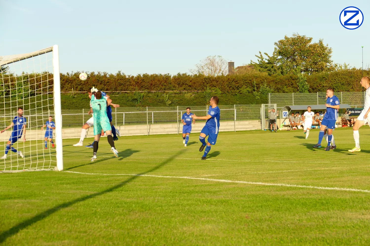Bild: SV Blau-Weiß Zorbau - SV Blau-Weiß Dölau 3:1 (1:0) - Doelau2014