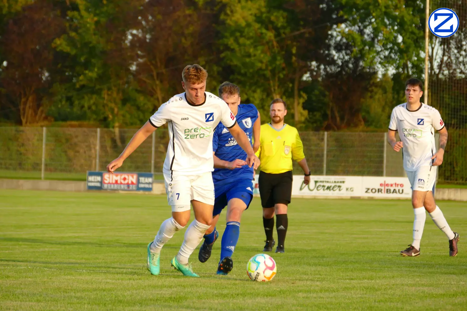 Bild: SV Blau-Weiß Zorbau - SV Blau-Weiß Dölau 3:1 (1:0) - Doelau2036