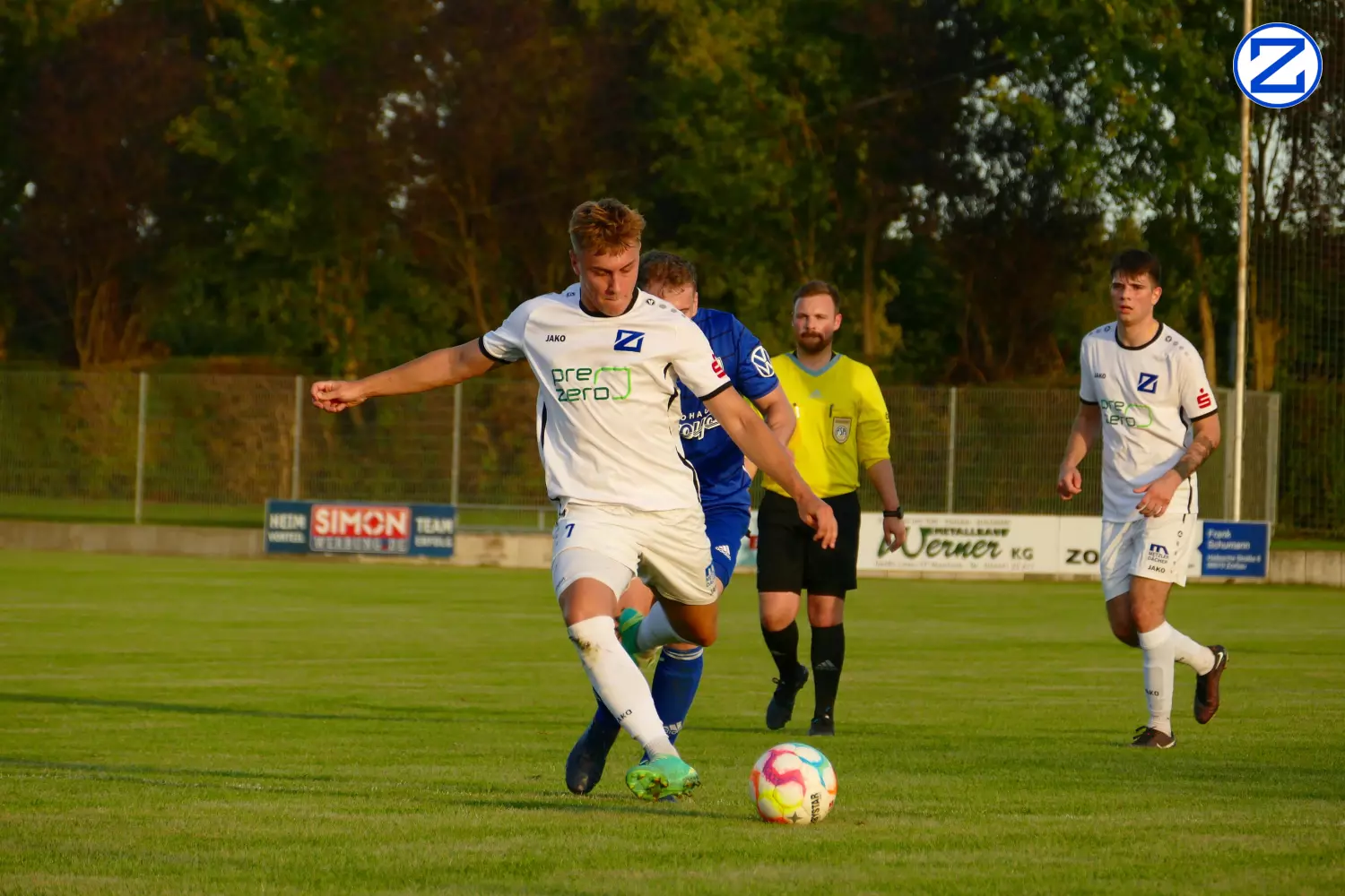 Bild: SV Blau-Weiß Zorbau - SV Blau-Weiß Dölau 3:1 (1:0) - Doelau2037