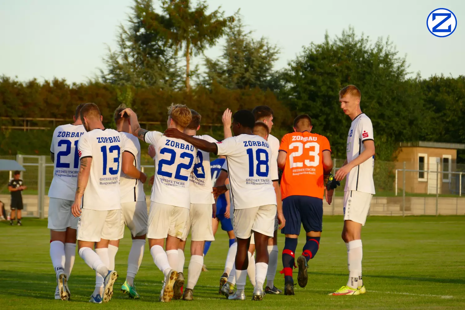 Bild: SV Blau-Weiß Zorbau - SV Blau-Weiß Dölau 3:1 (1:0) - Doelau2038
