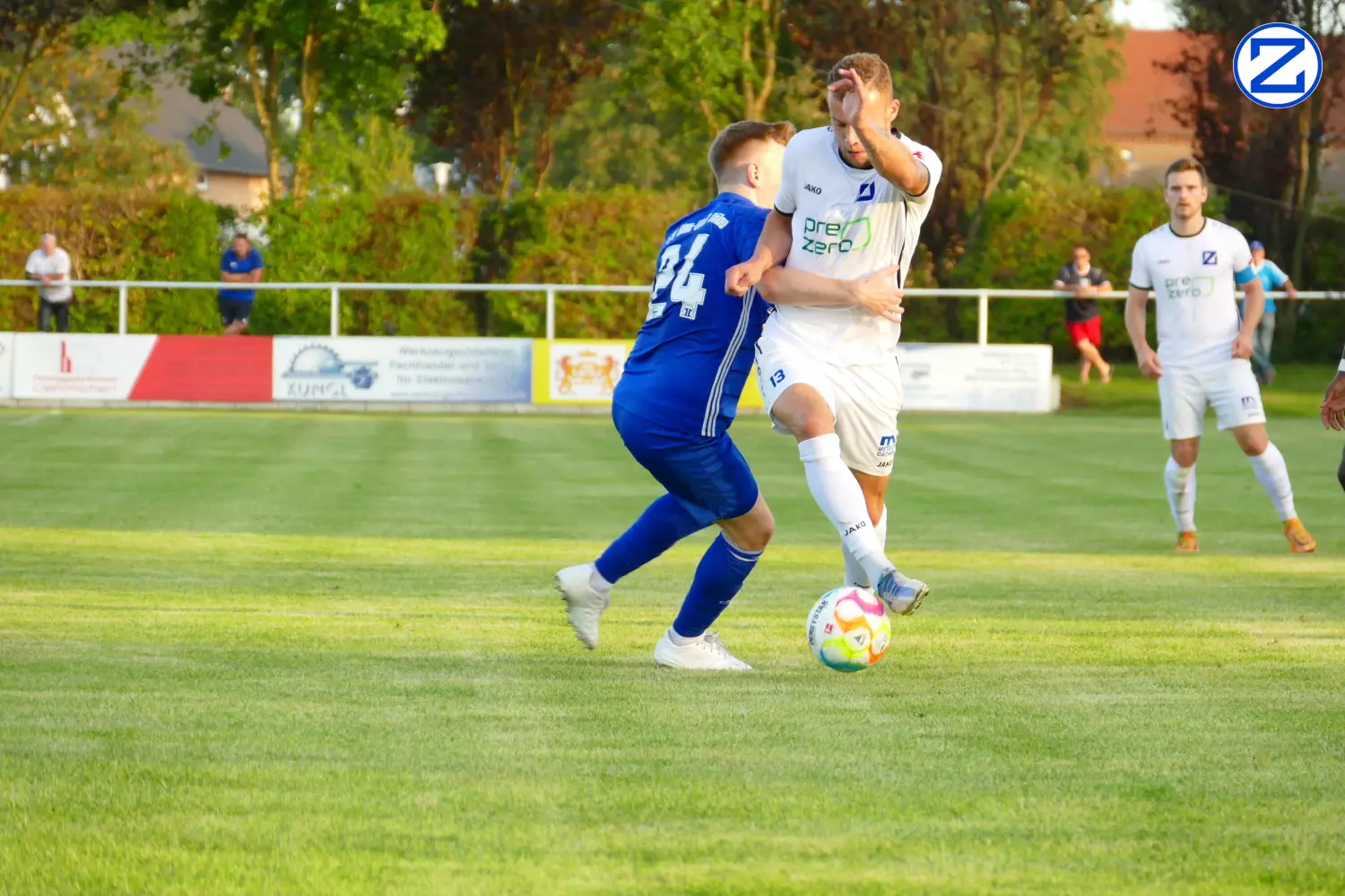 Bild: SV Blau-Weiß Zorbau - SV Blau-Weiß Dölau 3:1 (1:0) - Doelau2041