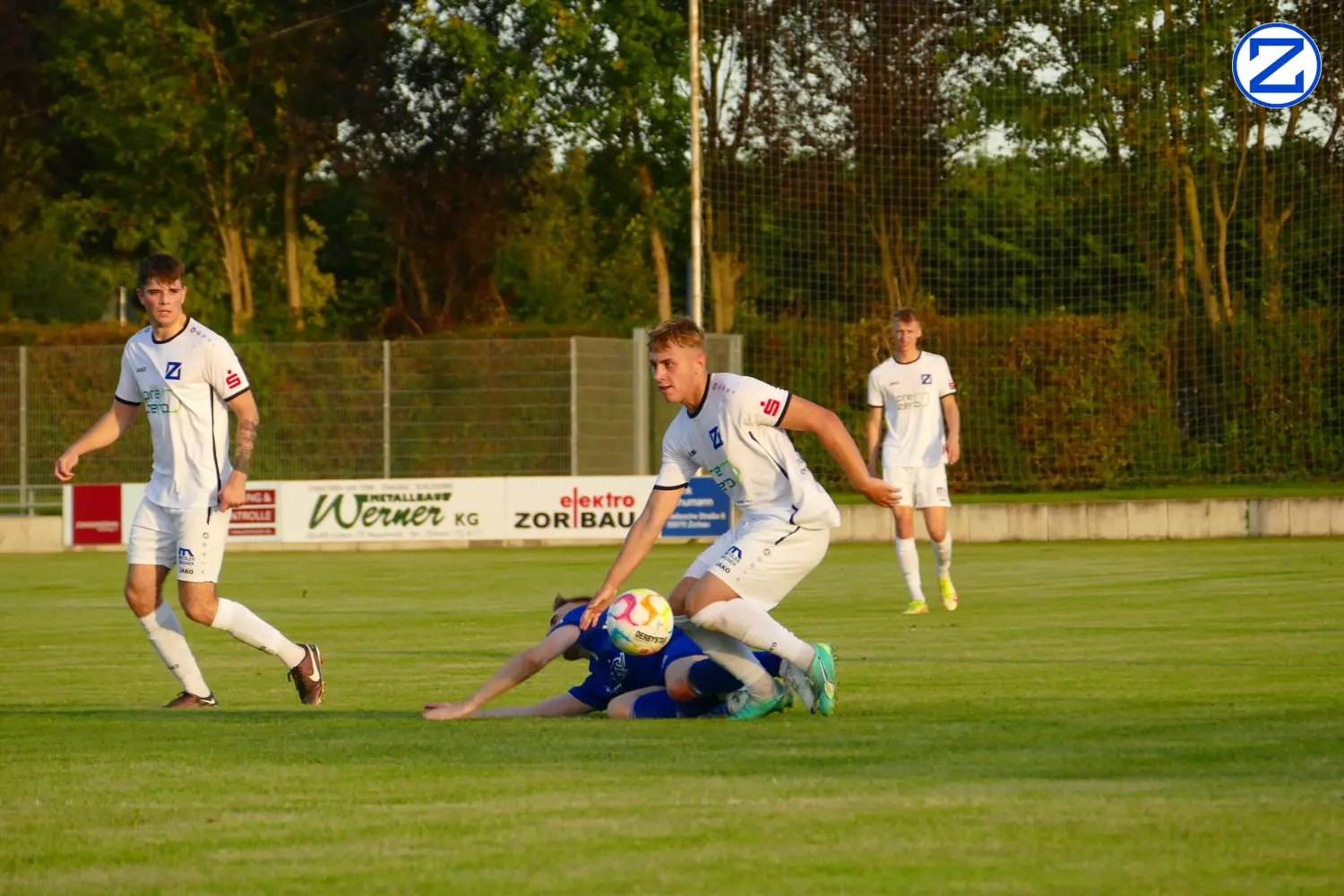 Bild: SV Blau-Weiß Zorbau - SV Blau-Weiß Dölau 3:1 (1:0) - Doelau3006