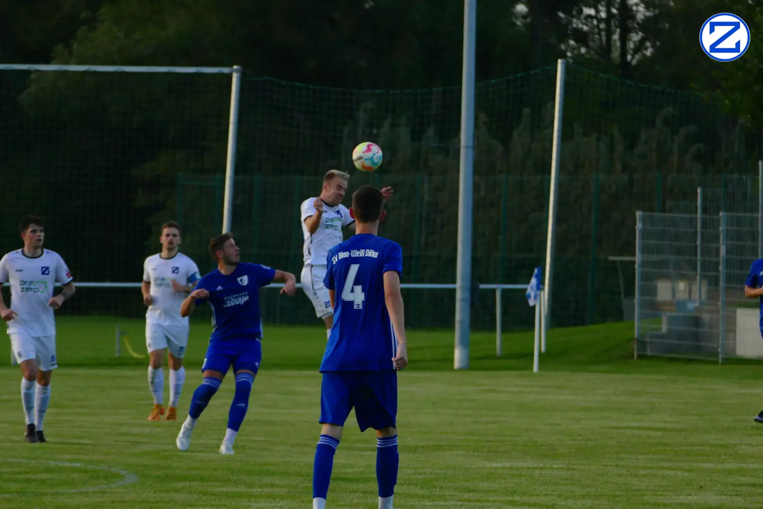 Bild: SV Blau-Weiß Zorbau - SV Blau-Weiß Dölau 3:1 (1:0) - Doelau3015