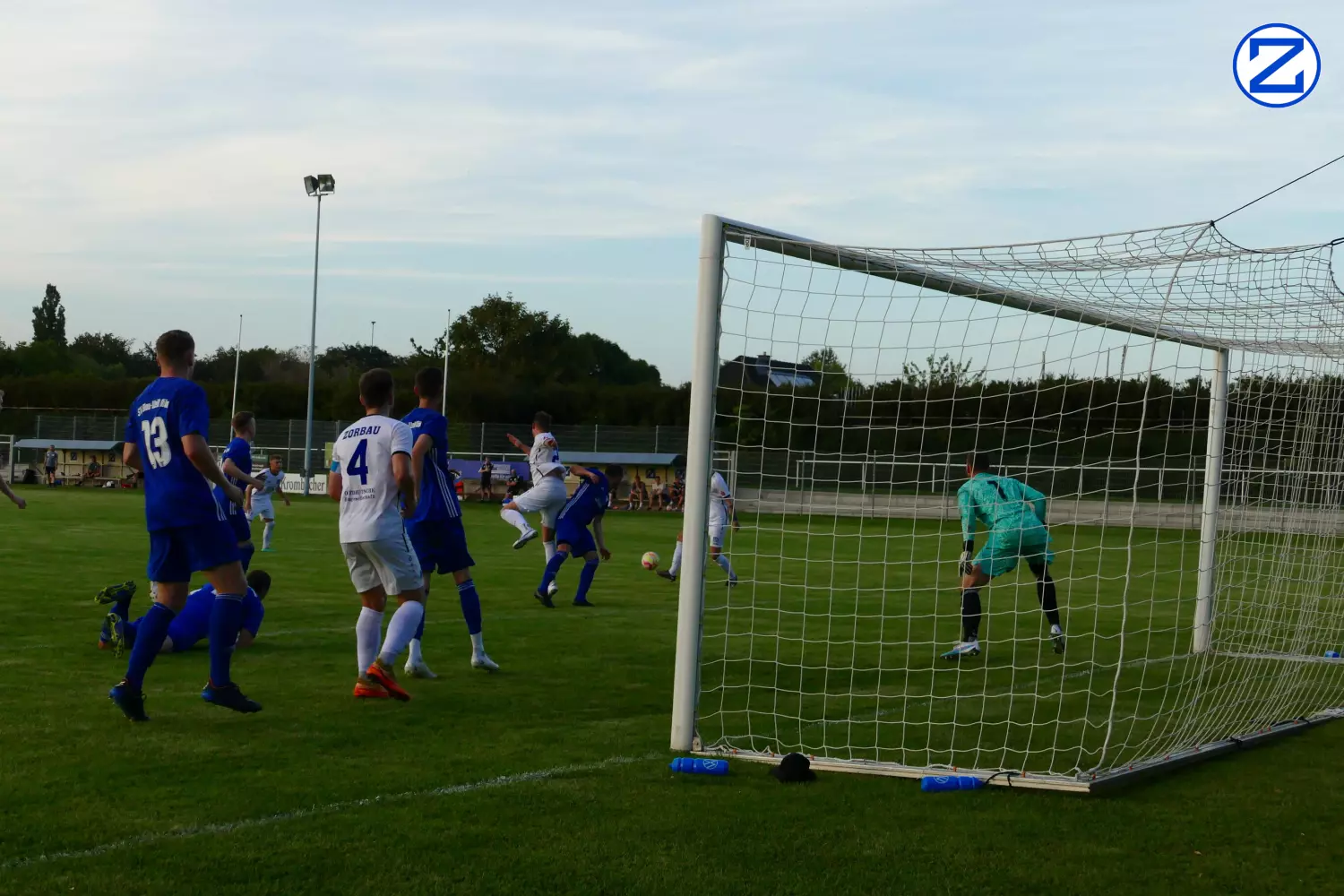 Bild: SV Blau-Weiß Zorbau - SV Blau-Weiß Dölau 3:1 (1:0) - Doelau3021