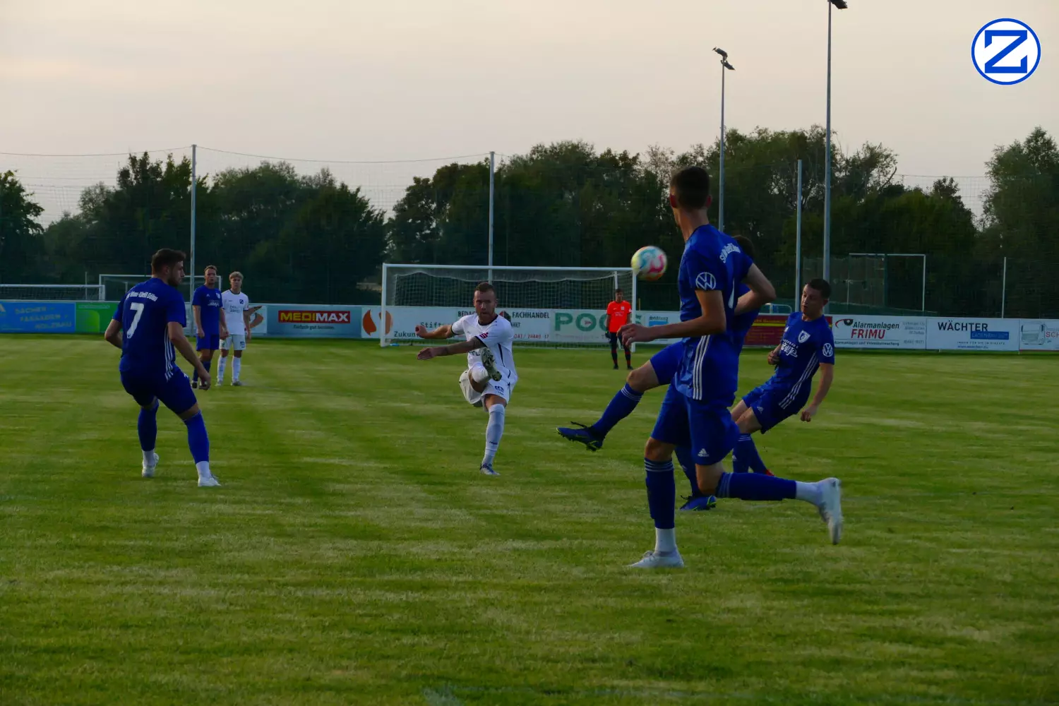 Bild: SV Blau-Weiß Zorbau - SV Blau-Weiß Dölau 3:1 (1:0) - Doelau3024