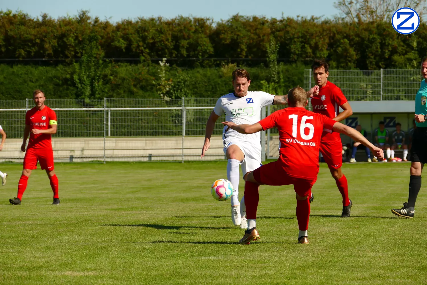 Bild: SV Blau-Weiß Zorbau - SV Dessau 05 4:2 (2:1) - Dessau1011