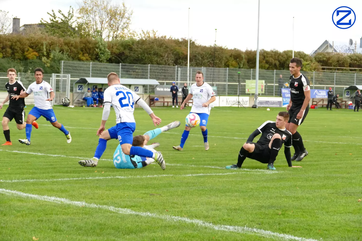 Bild: SV Blau-Weiß Zorbau - BSV Halle-Ammendorf 2:0 (1:0) - Ammendorf1018