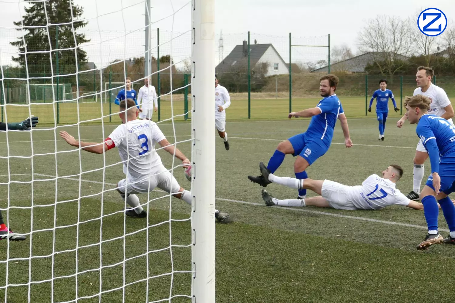 Bild: SV Blau-Weiß Zorbau - SV 1890 Westerhausen 4:2 (2:1) - Westerhausen1010