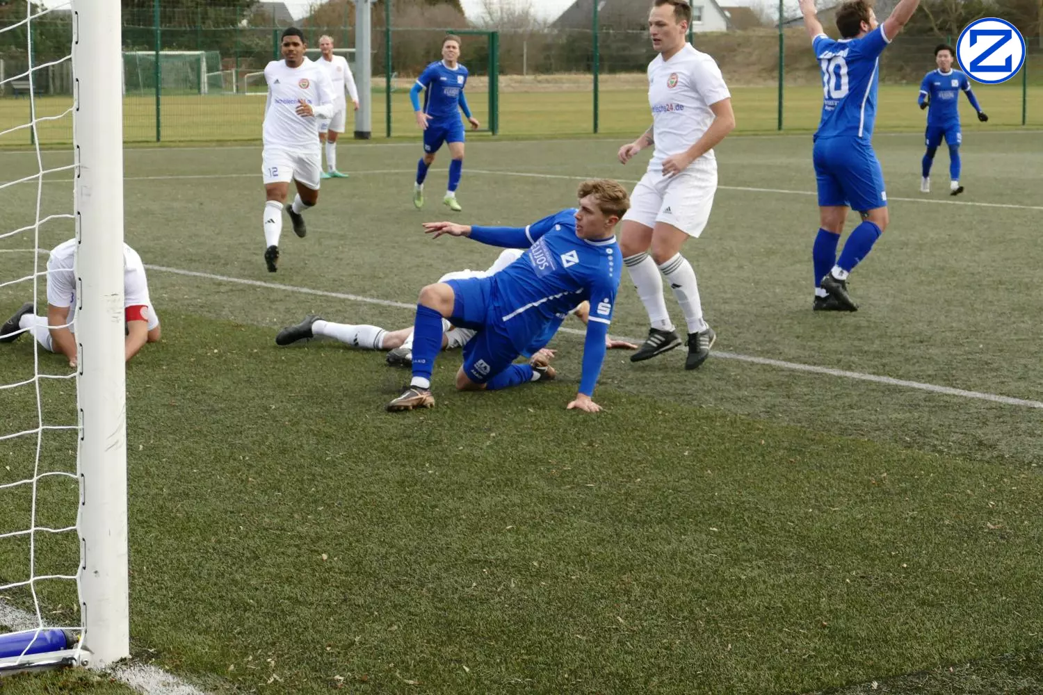 Bild: SV Blau-Weiß Zorbau - SV 1890 Westerhausen 4:2 (2:1) - Westerhausen1012