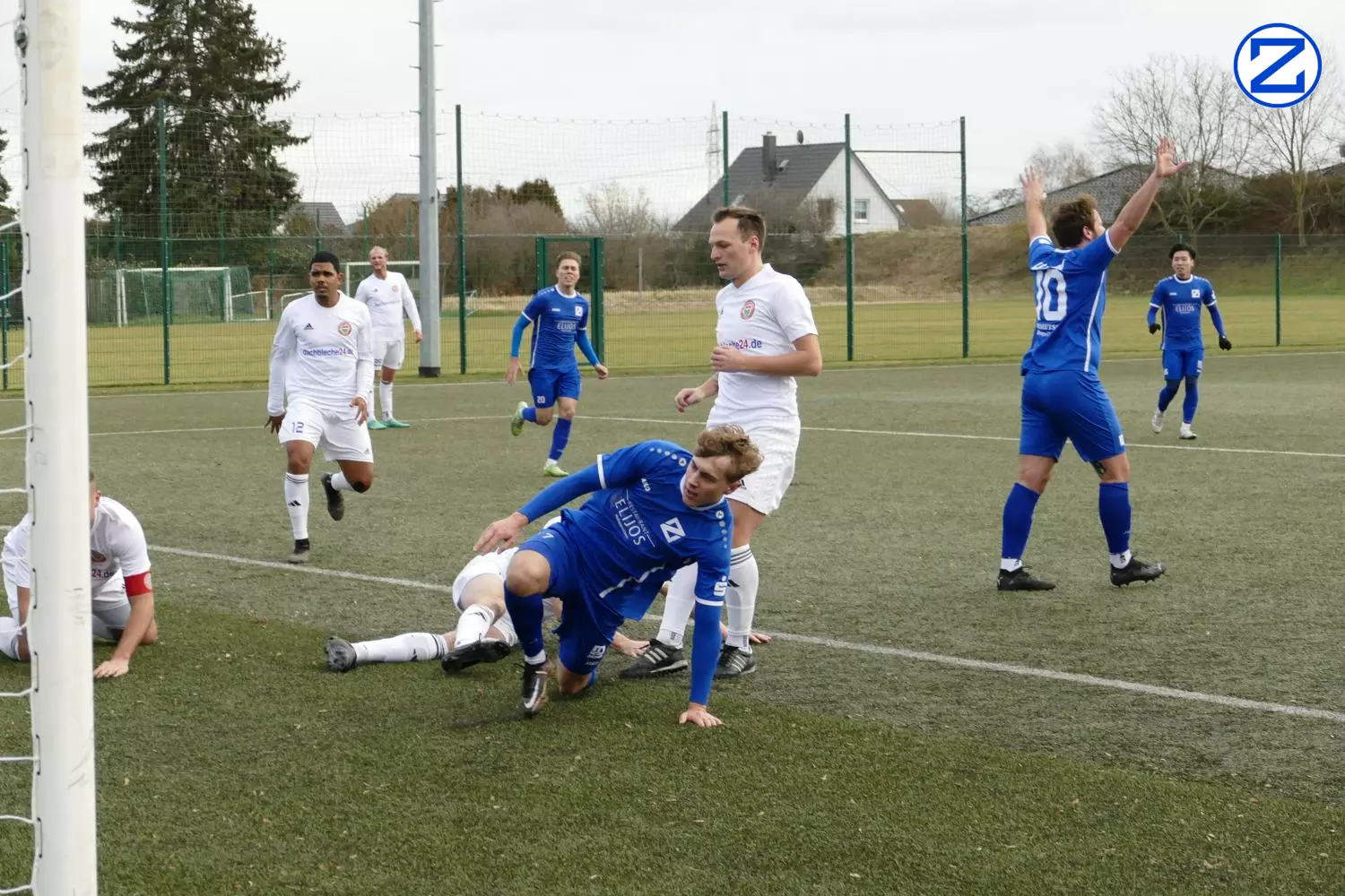 Bild: SV Blau-Weiß Zorbau - SV 1890 Westerhausen 4:2 (2:1) - Westerhausen1013