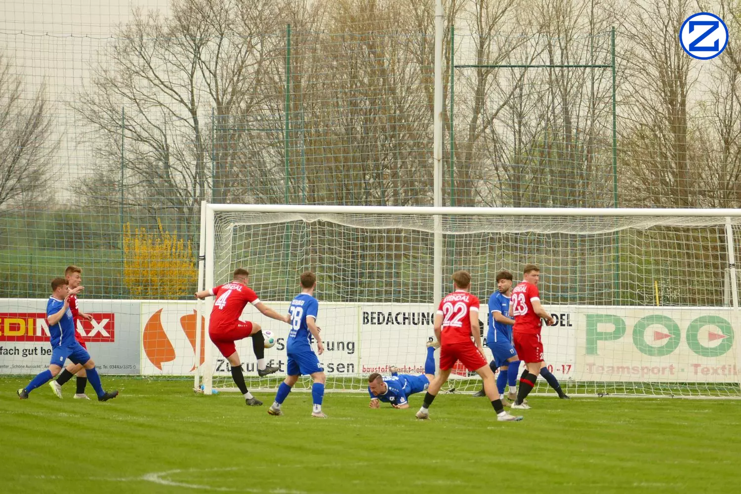 Bild: SV Blau-Weiß Zorbau - 1. FC Lok Stendal 3:1 (1:1) - Stendal002